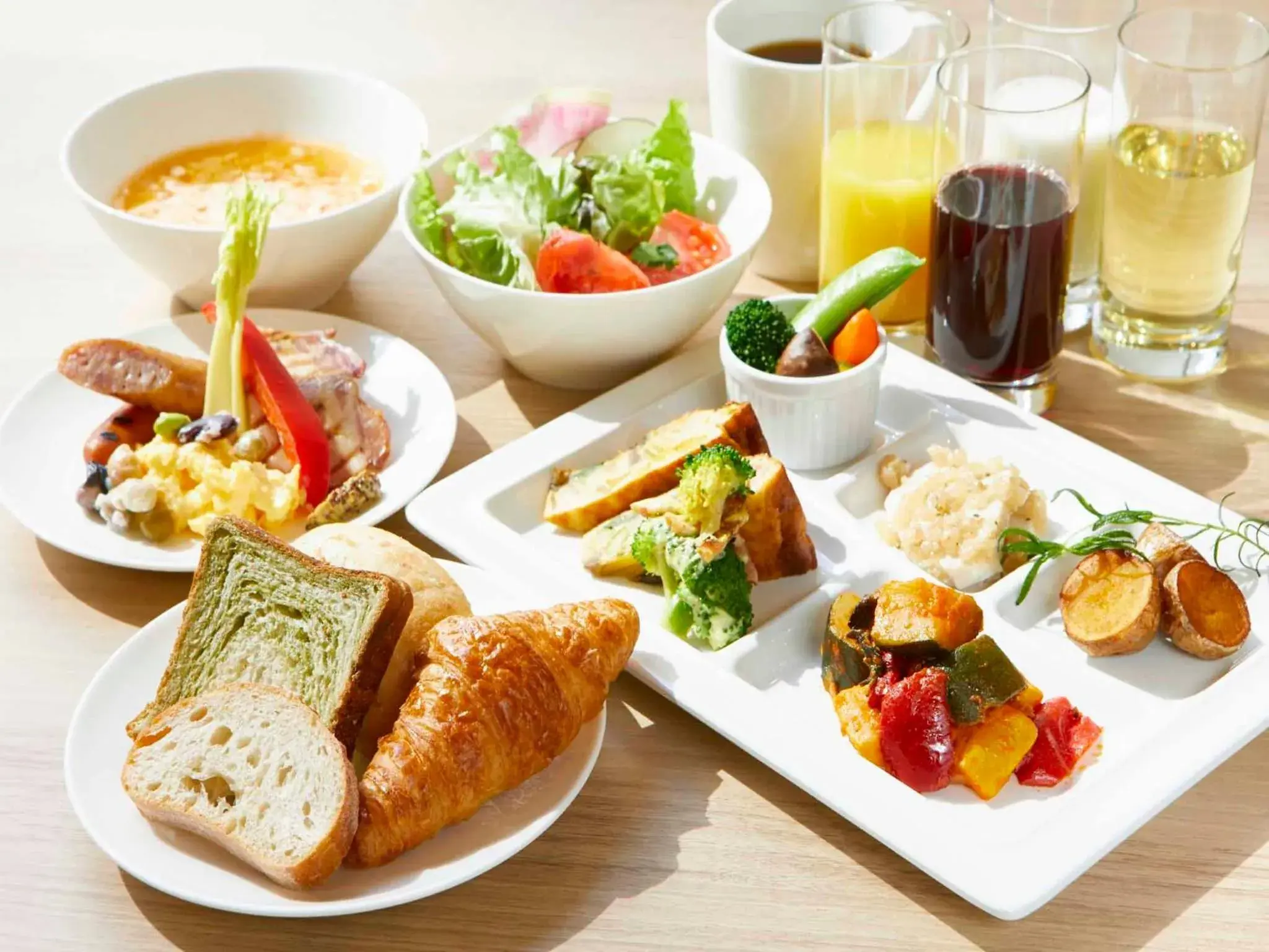 Buffet breakfast in Hotel Intergate Tokyo Kyobashi