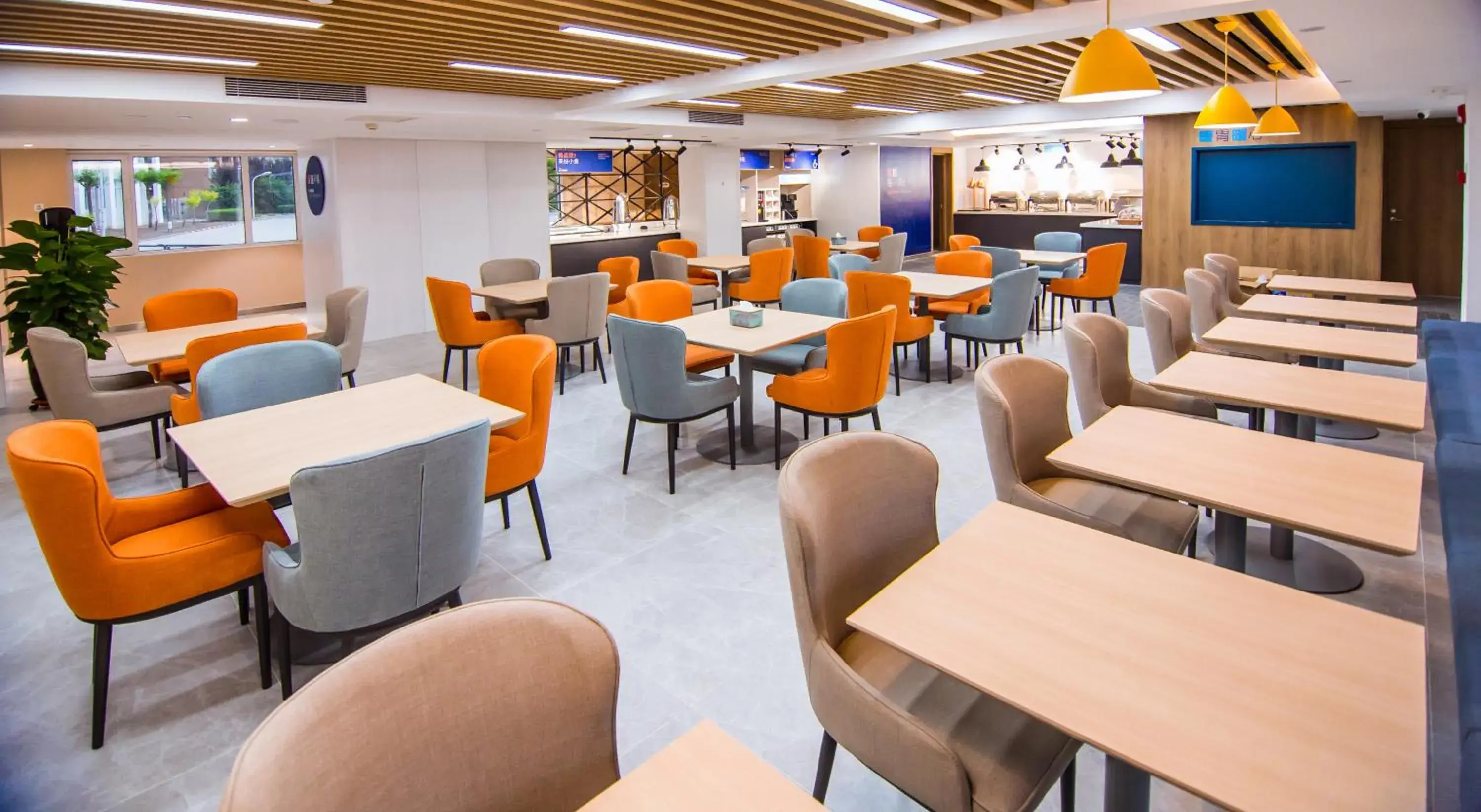 Restaurant/Places to Eat in Holiday Inn Express Tianjin Airport East, an IHG Hotel