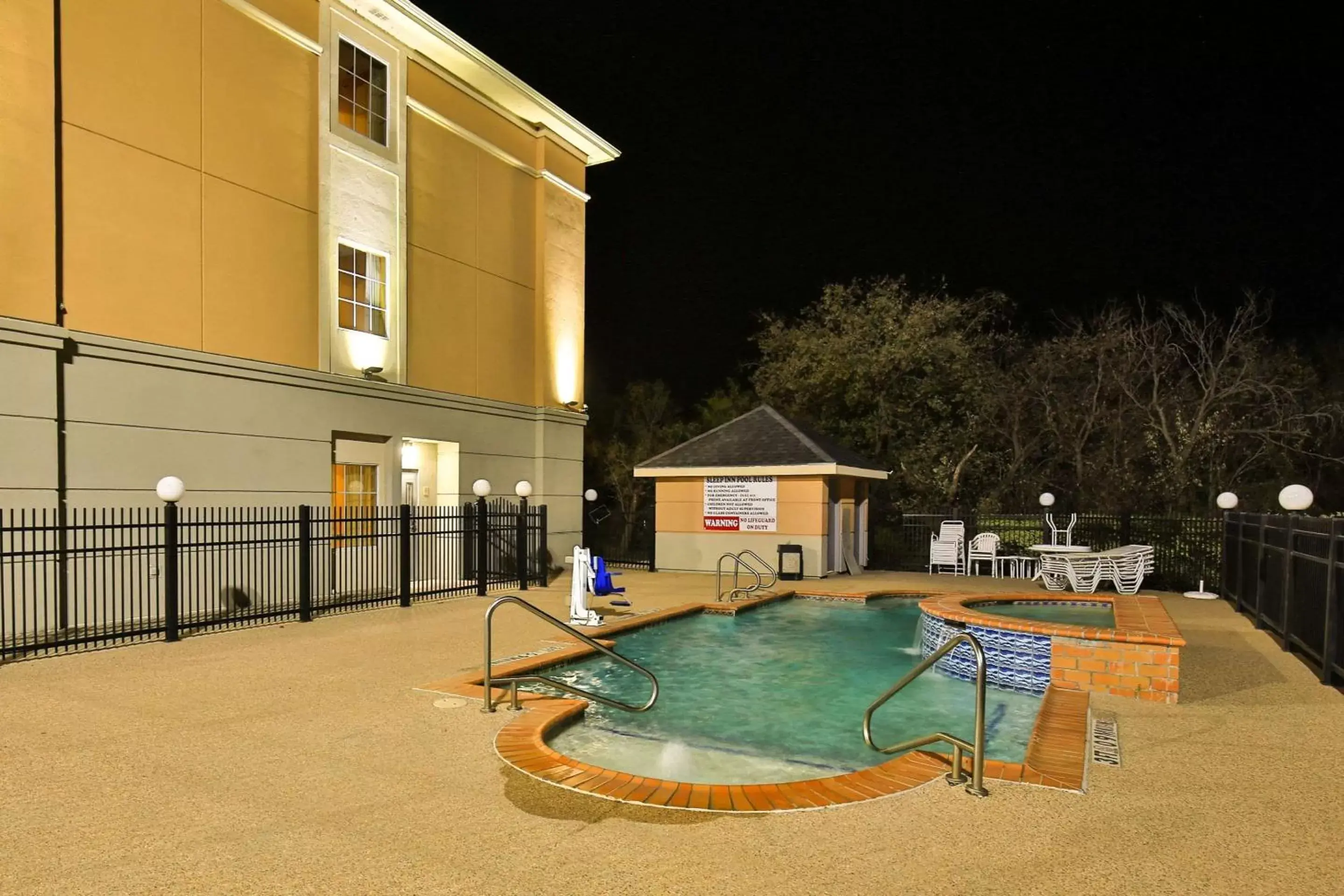 On site, Swimming Pool in Sleep Inn & Suites University