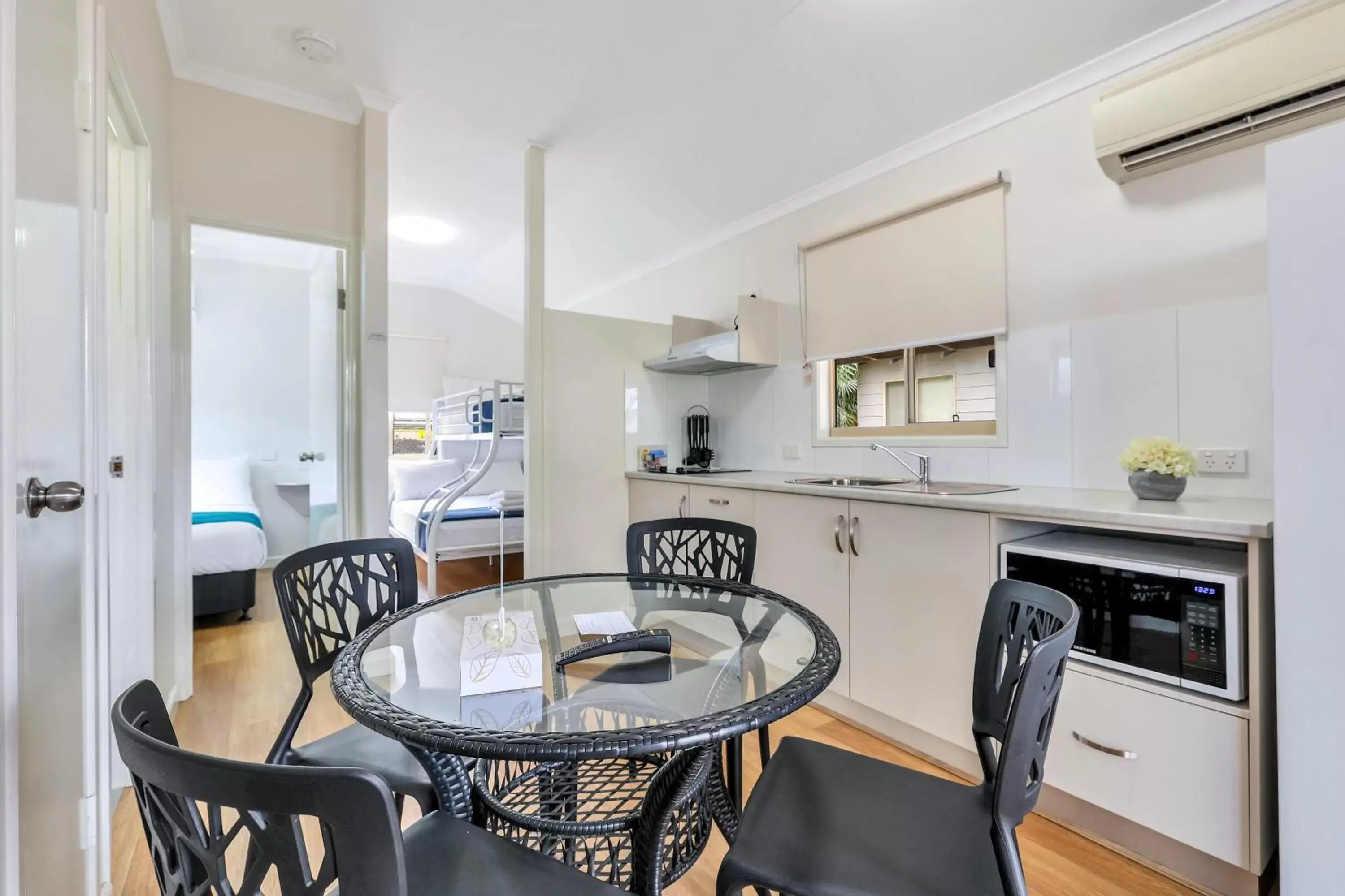 Kitchen/Kitchenette in Darwin FreeSpirit Resort