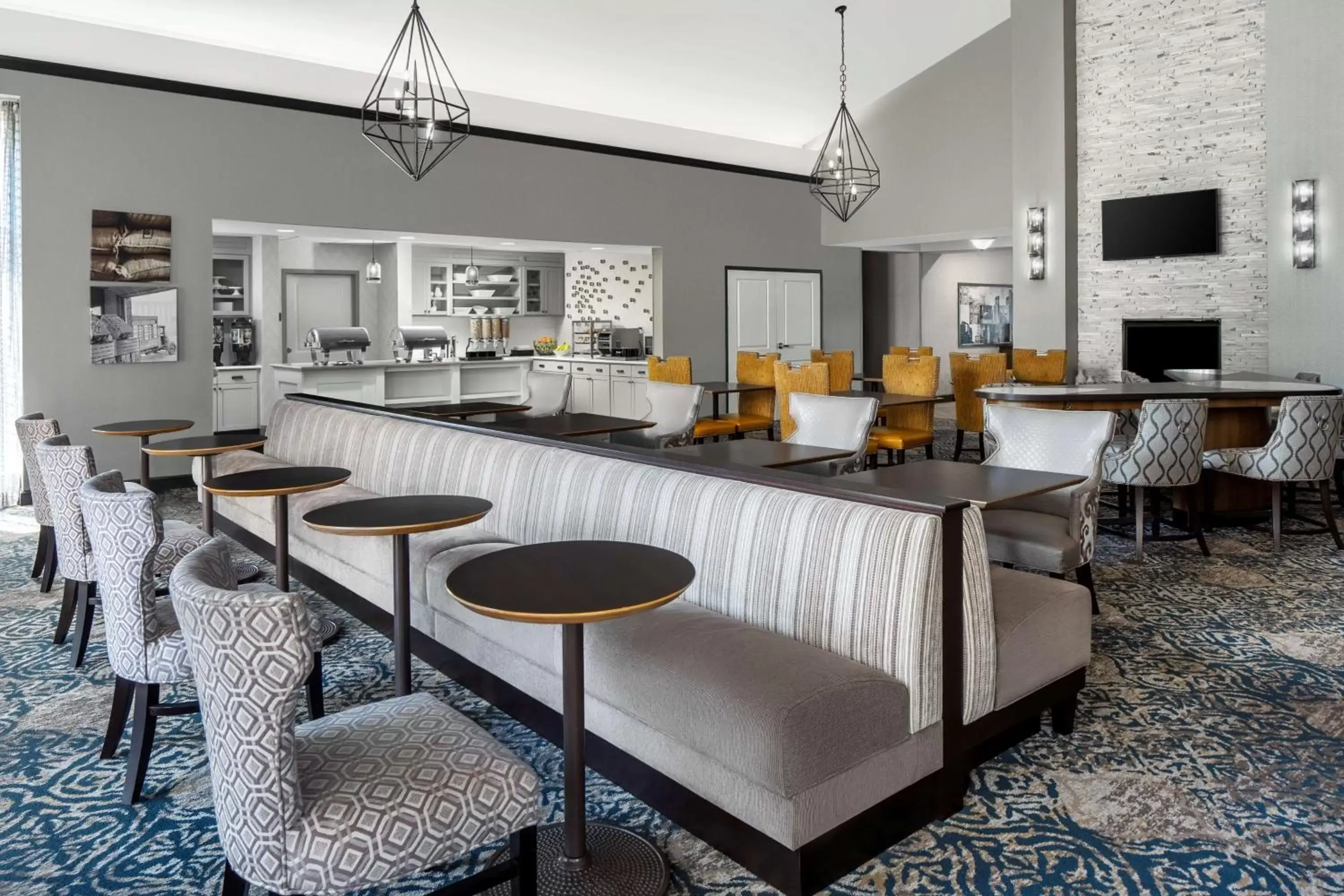 Breakfast, Kitchen/Kitchenette in Homewood Suites by Hilton Orland Park