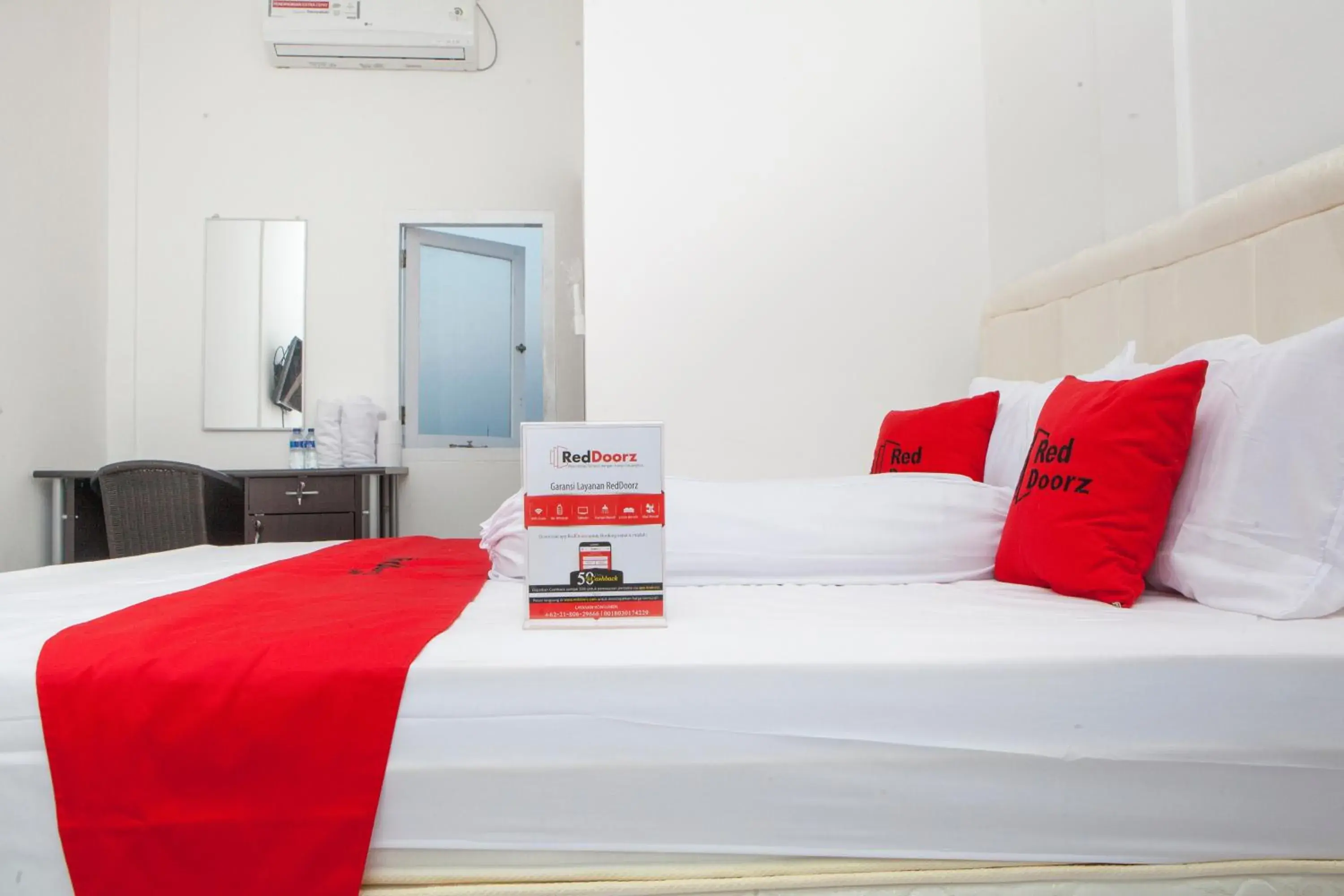 Bedroom, Bed in RedDoorz near Telkom Corporate University