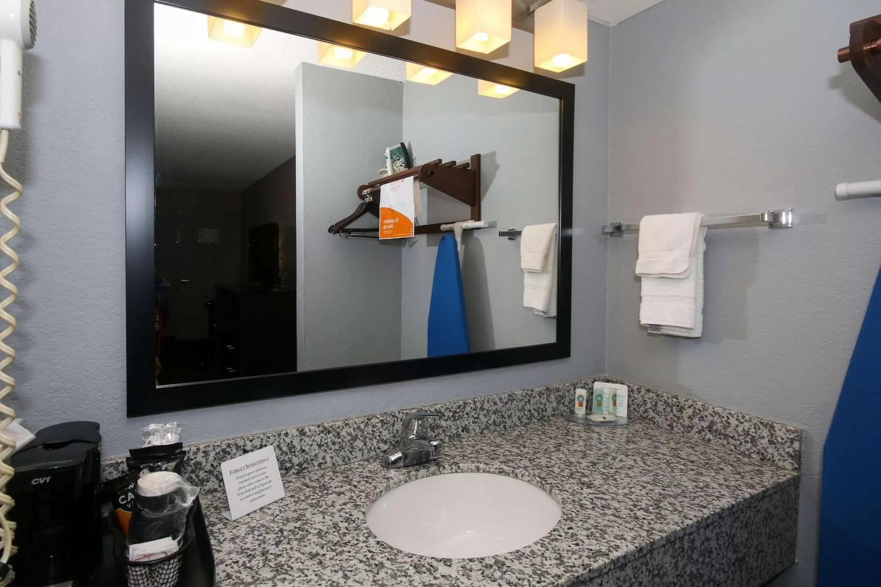 Photo of the whole room, Bathroom in Quality Inn Clinton - Laurens I-26