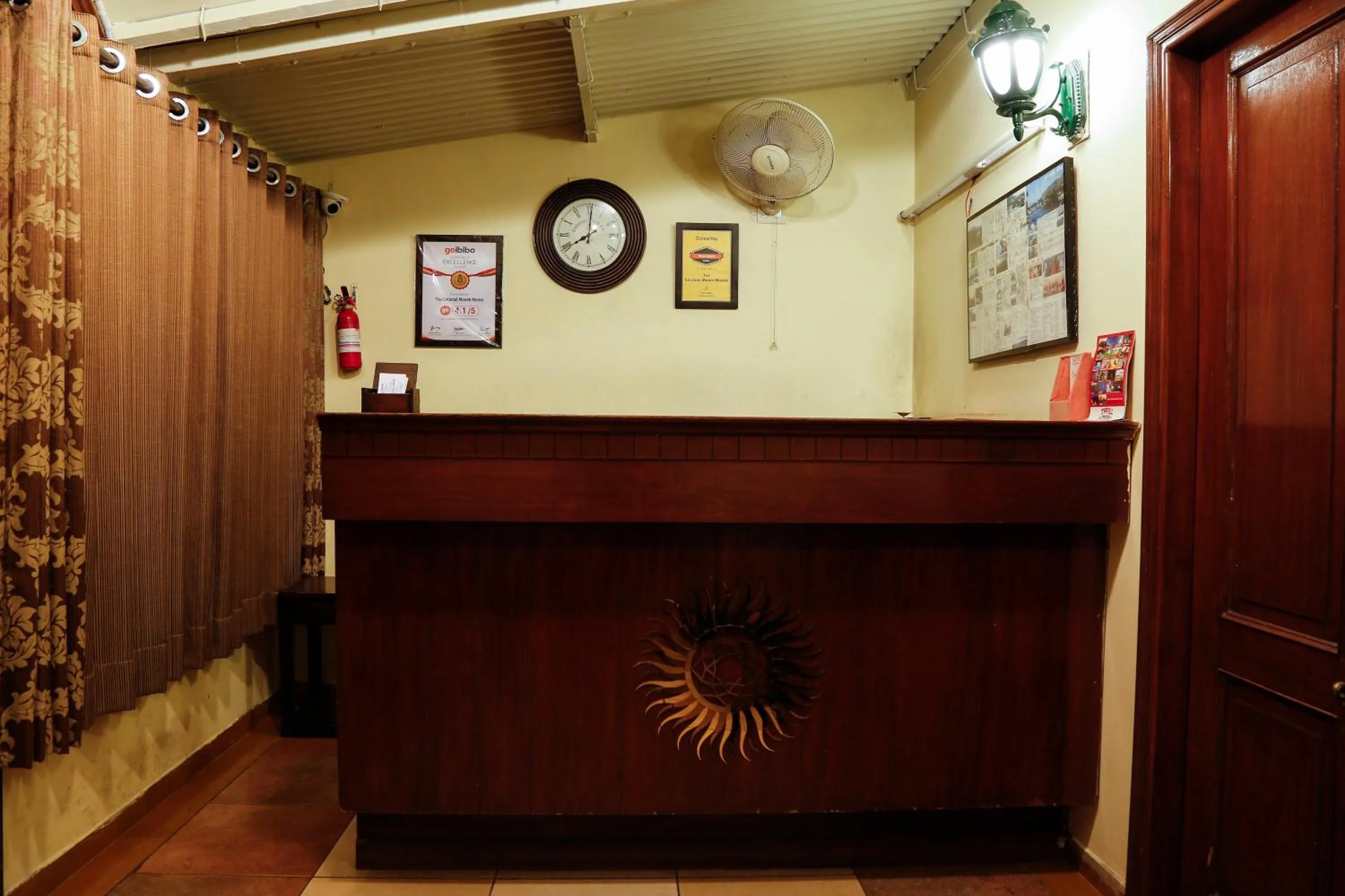 Lobby or reception in The Colonial Manek Manor By SAH