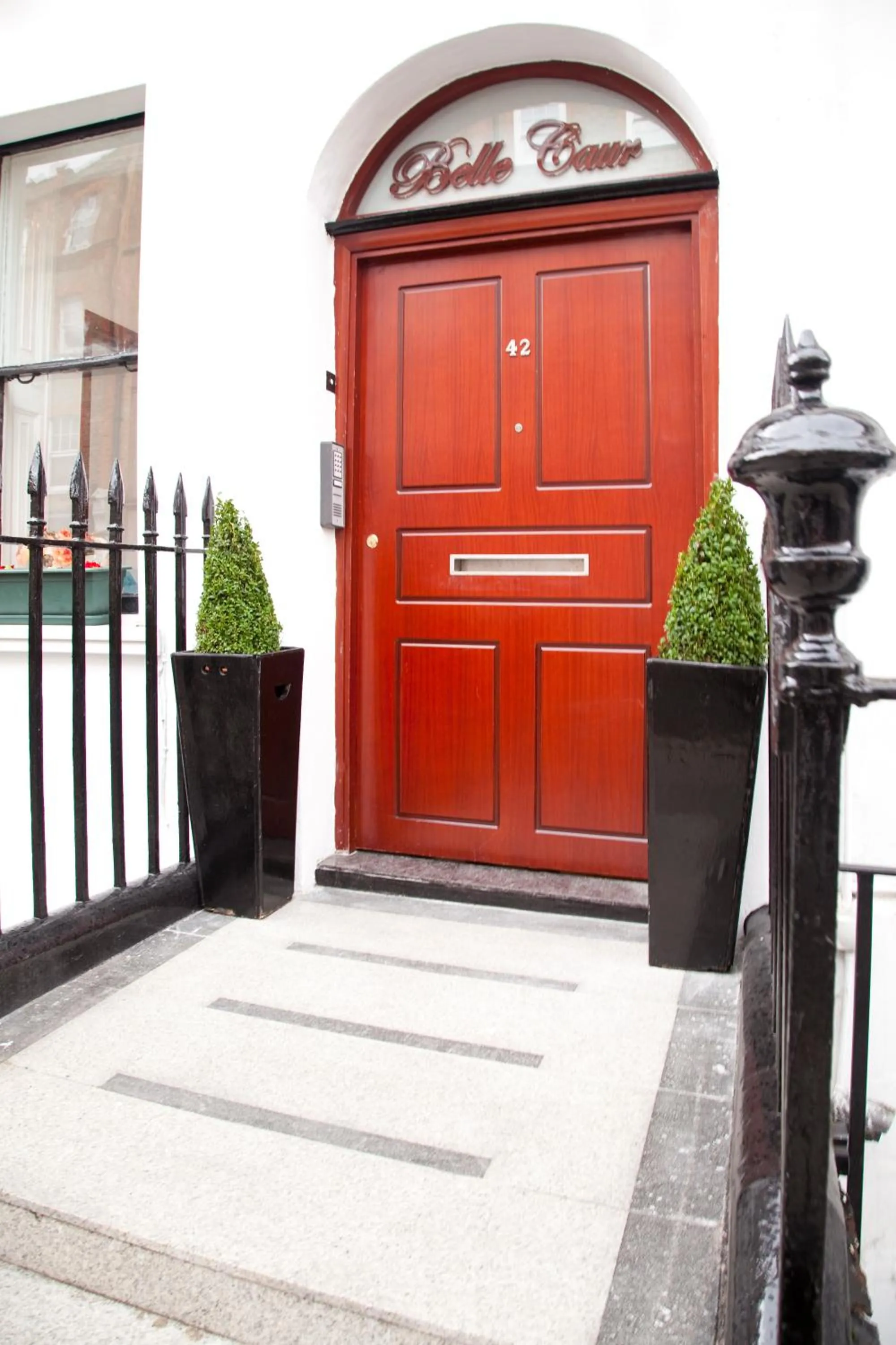 Facade/entrance in City Inn Russell Square