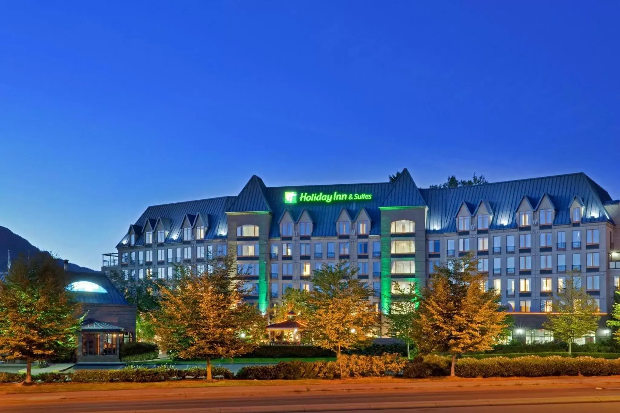 Property Building in Holiday Inn & Suites North Vancouver, an IHG Hotel