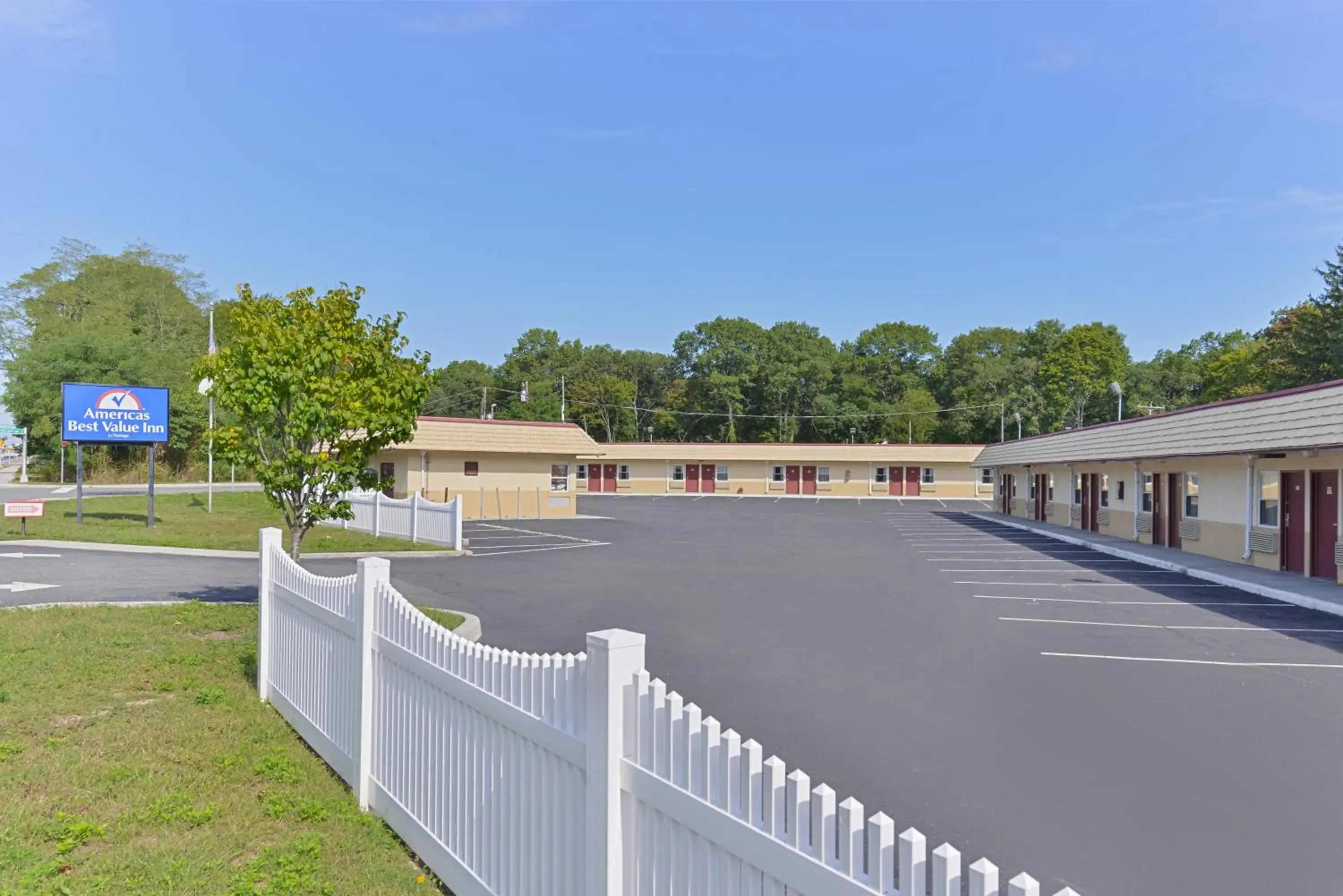 Property Building in Americas Best Value Inn - Port Jefferson Station - Long Island