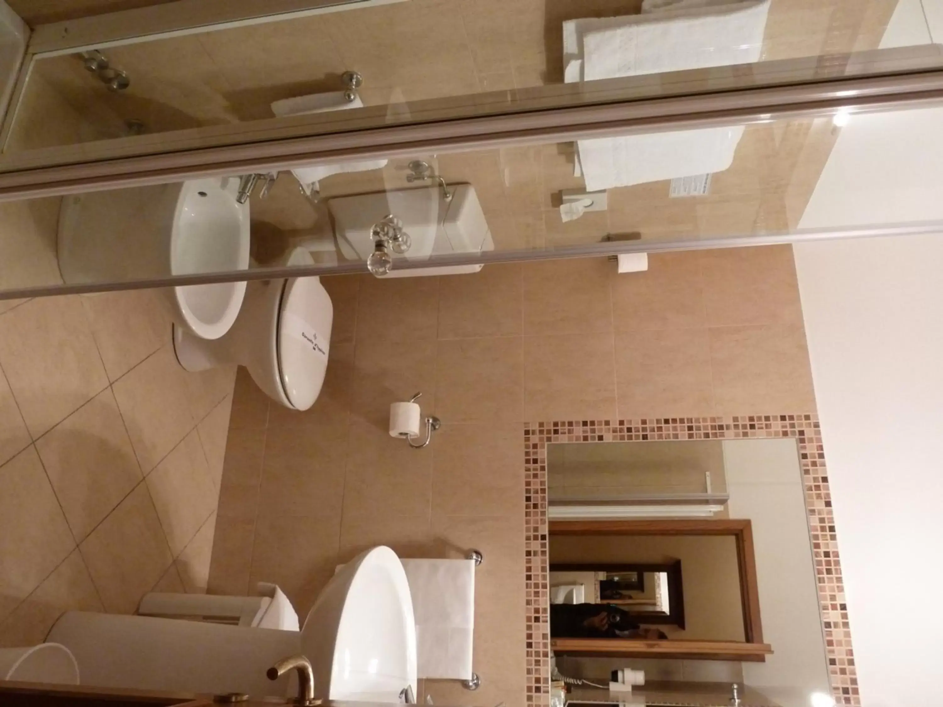 Bathroom in Albergo Reggio