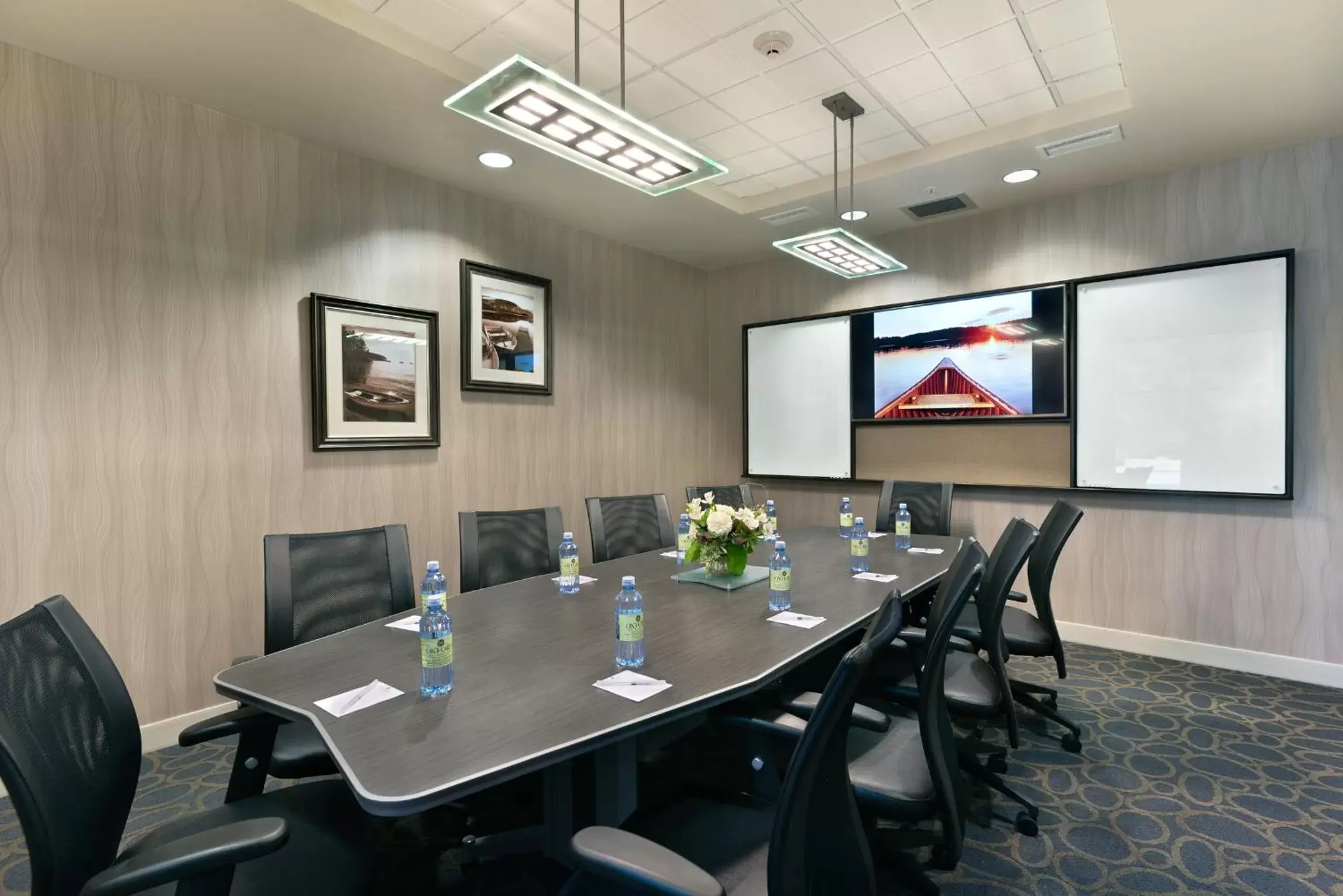 Meeting/conference room in Oxford Suites Bellingham