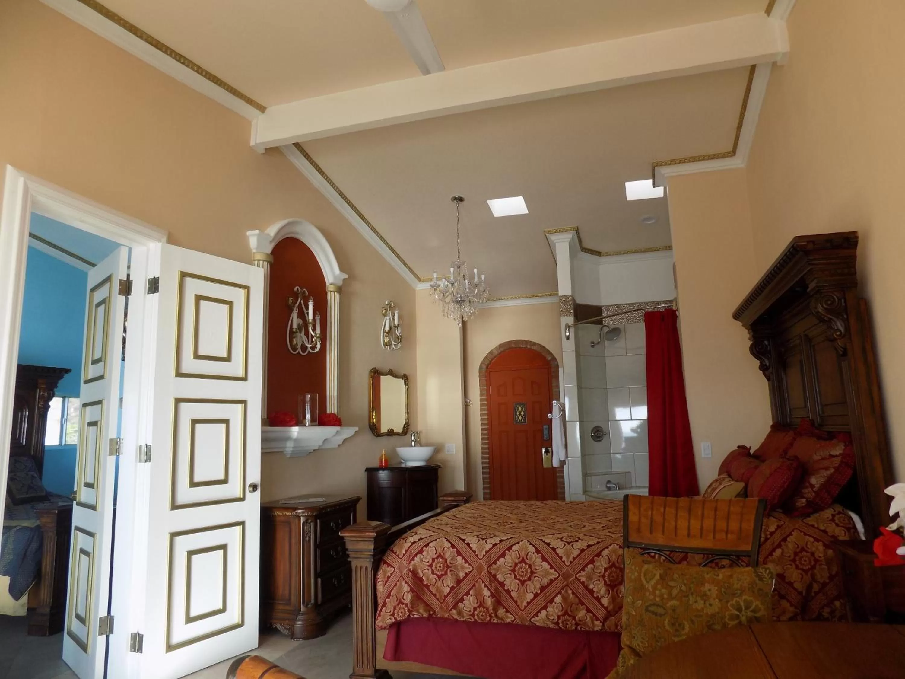 Photo of the whole room, Bed in Poco Cielo Hotel