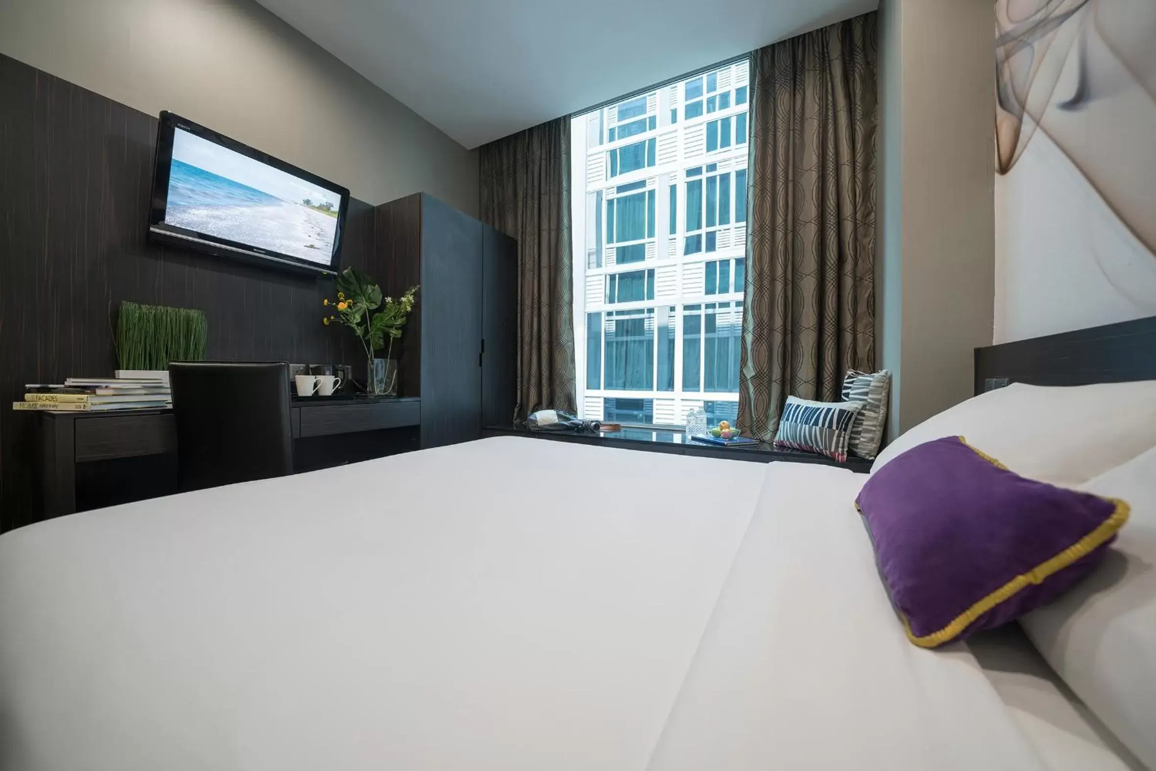 Bed in V Hotel Lavender