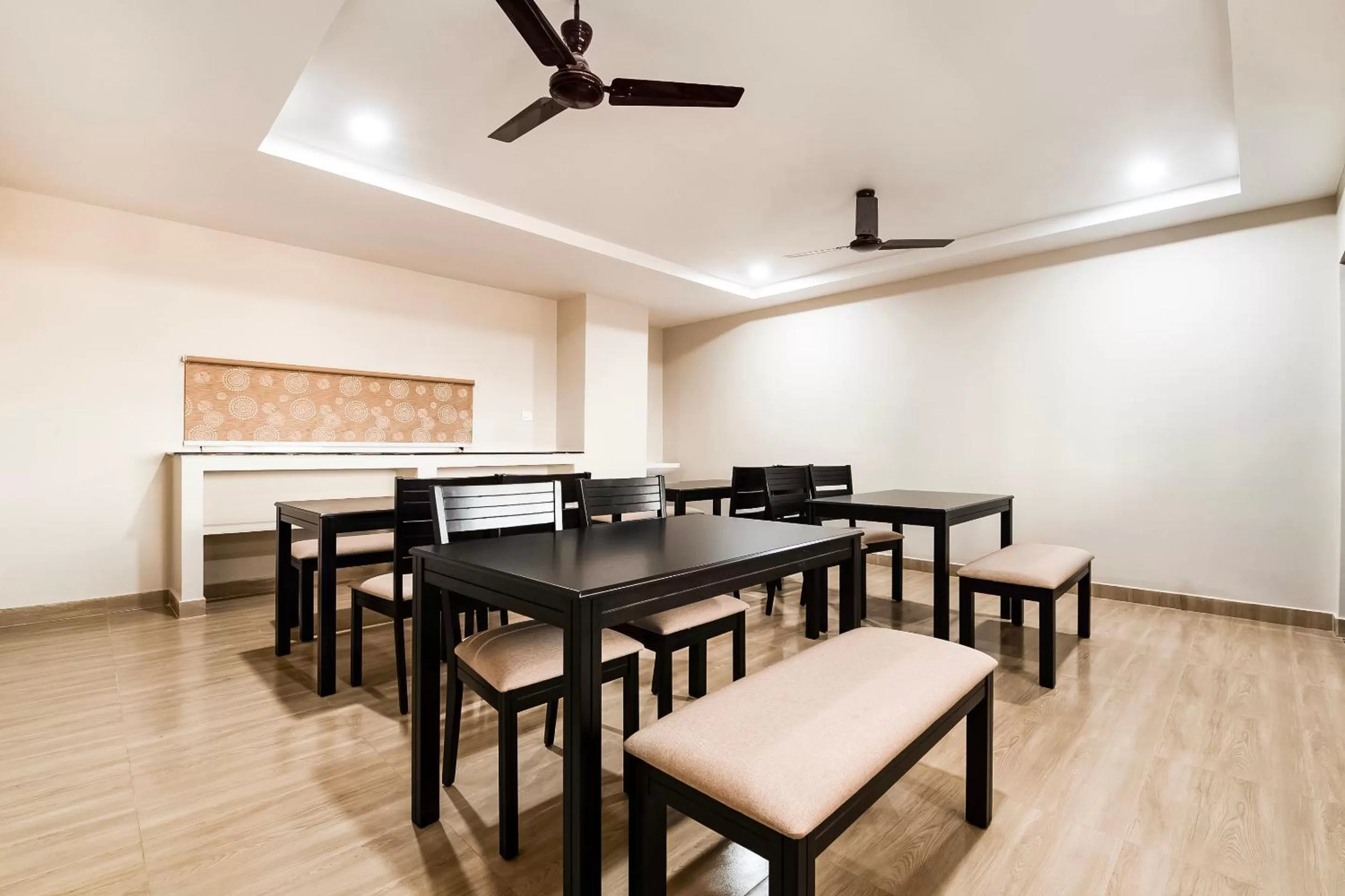 Restaurant/places to eat, Dining Area in Capital O Hotel Green Tree