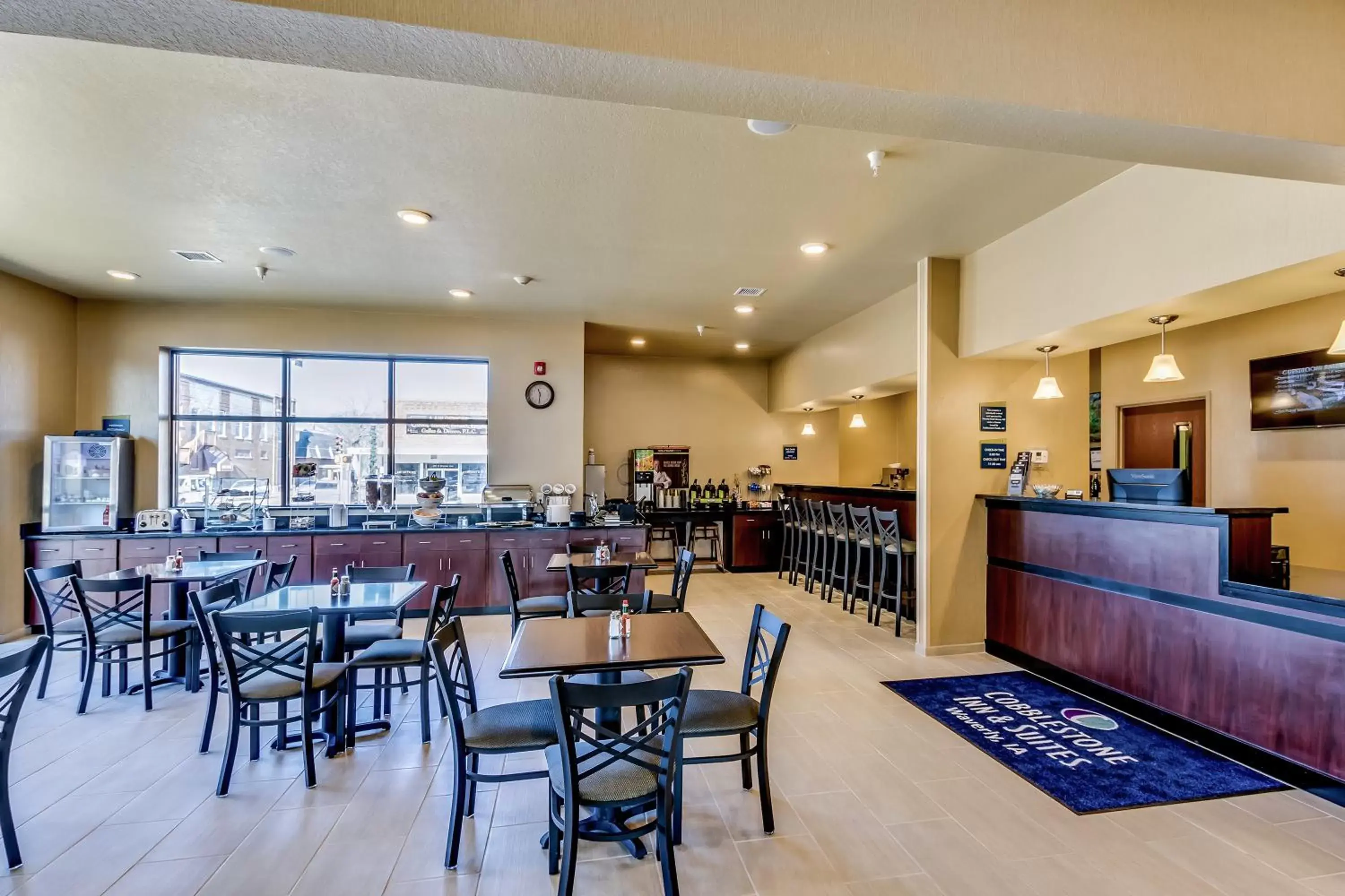 Lobby or reception, Restaurant/Places to Eat in Cobblestone Inn & Suites - Waverly