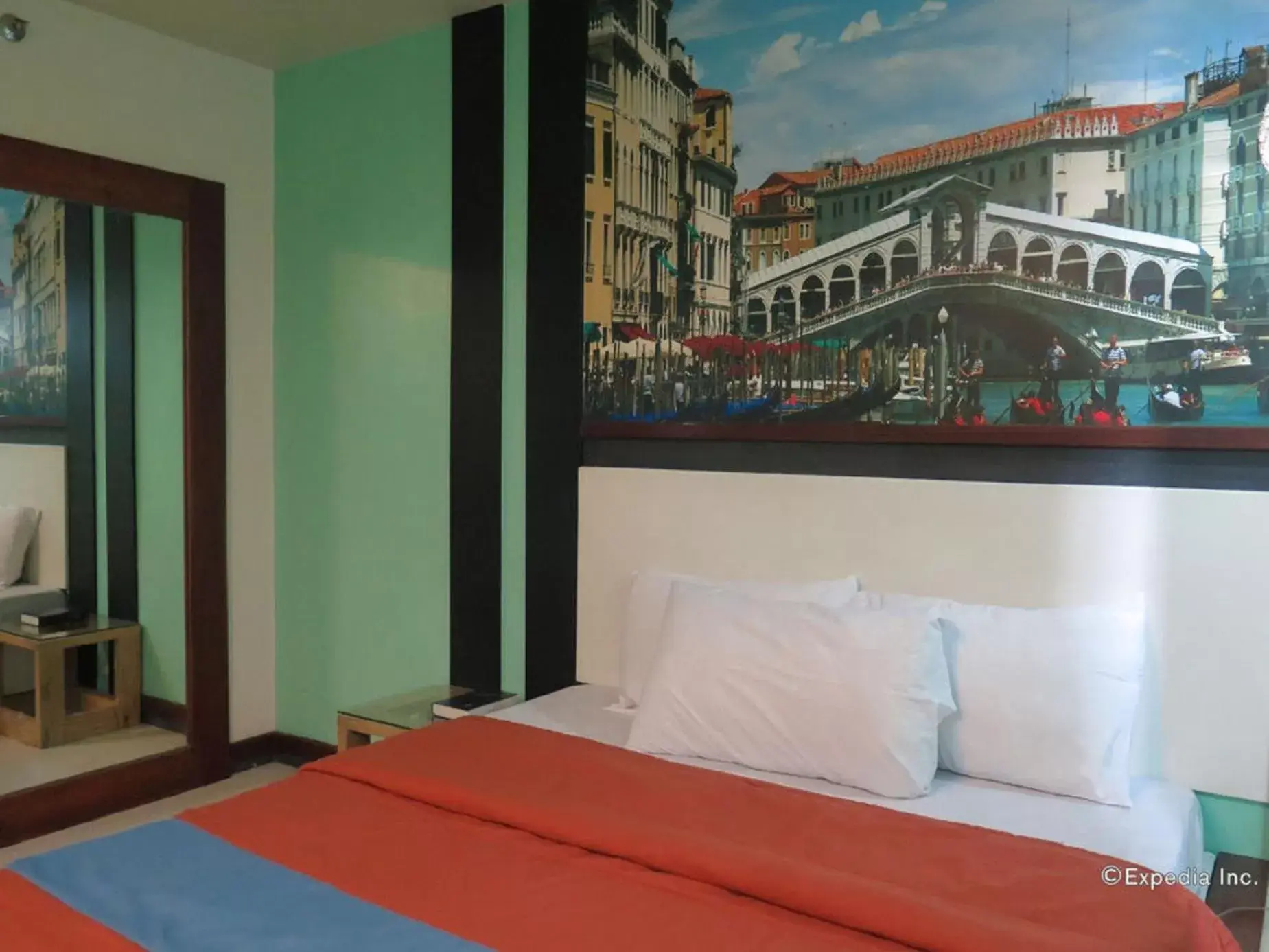 Bed in Eurotel Angeles Bed in Eurotel Angeles