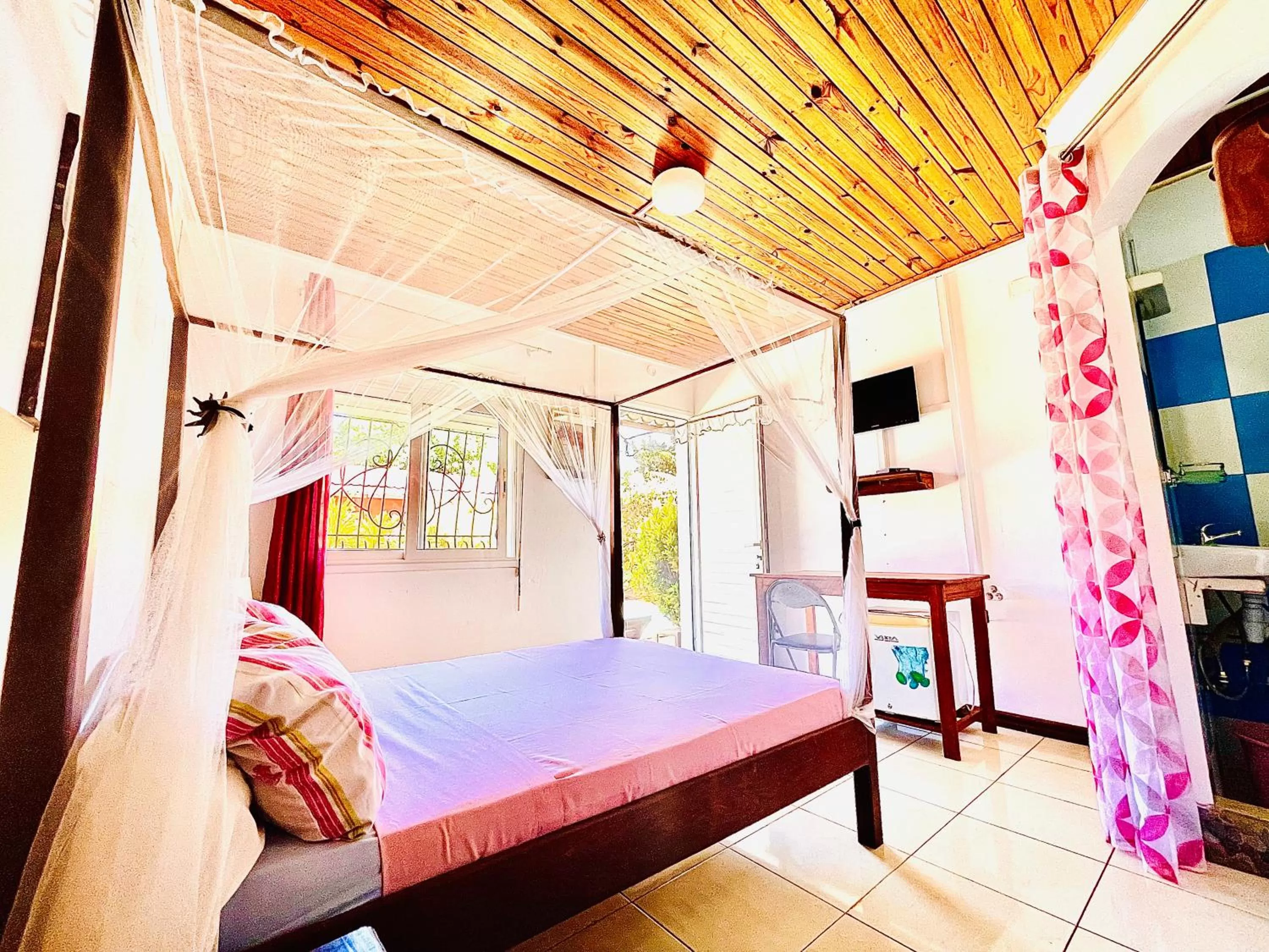 Bedroom, Bed in Régina Lodge Diégo Suarez Madagascar