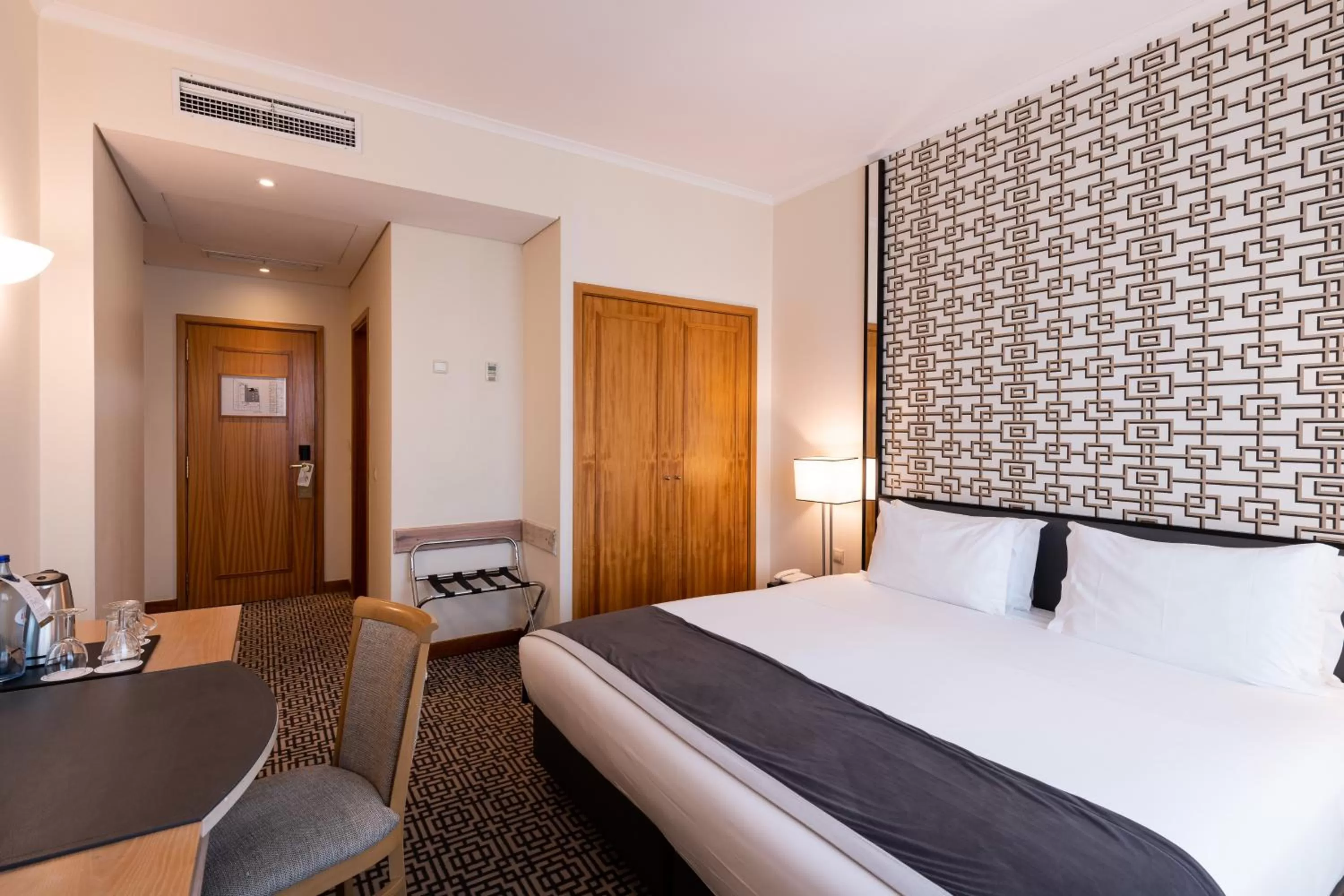 Photo of the whole room, Bed in Hotel Mundial