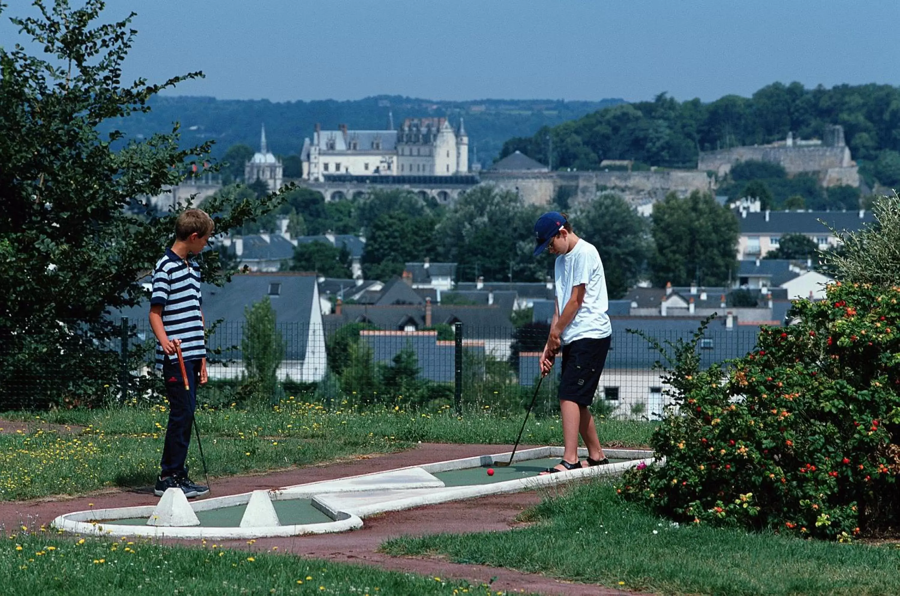 Minigolf, Guests in Novotel Amboise