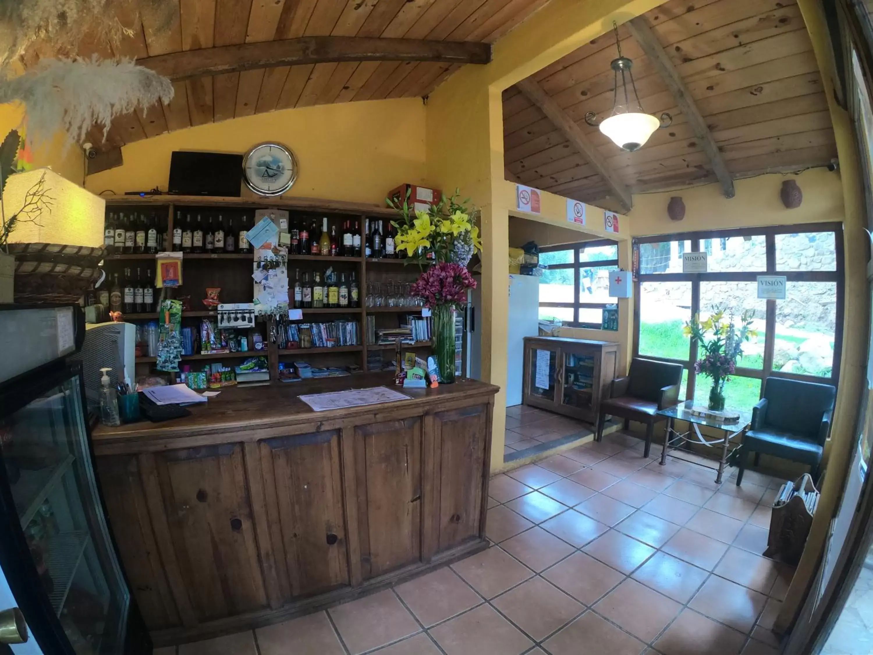 Lobby or reception, Lounge/Bar in Cabañas La Cascada