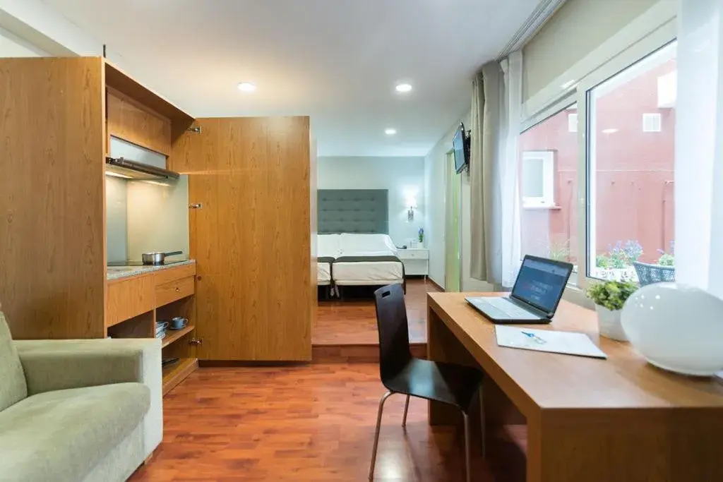 Photo of the whole room, Bed in Senator Barcelona Apartments Photo of the whole room, Bed in Senator Barcelona Apartments