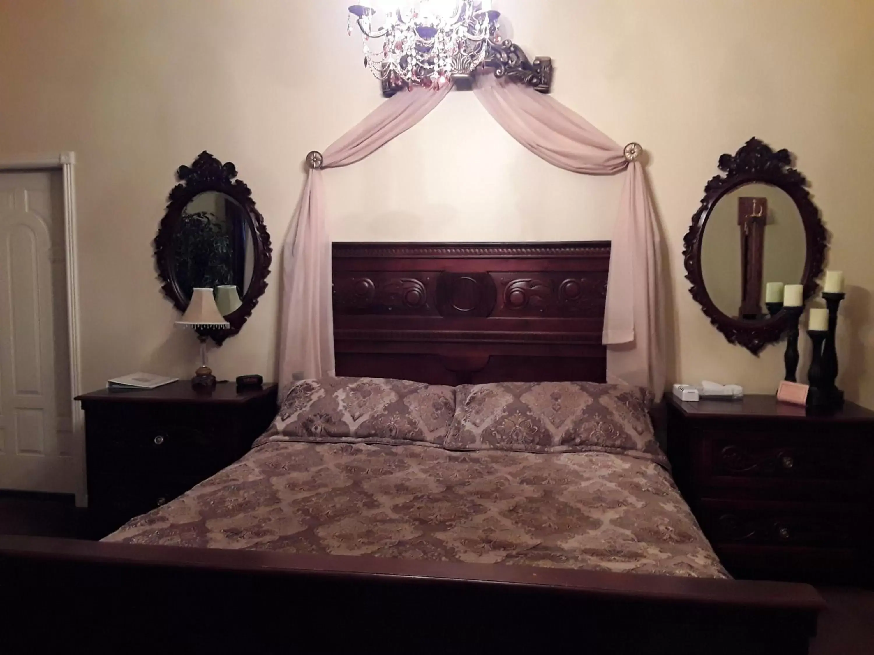 Bed in Lions Gate Manor