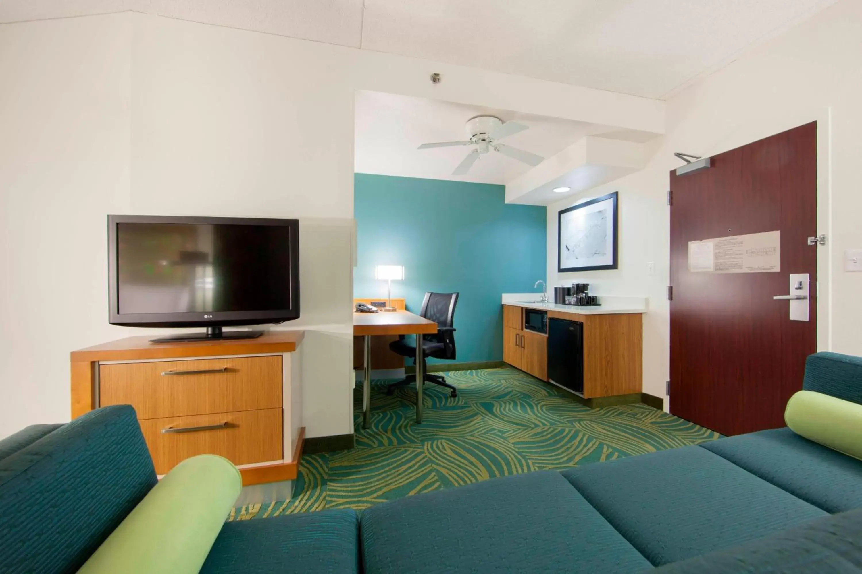 Living room, Seating Area in SpringHill Suites Phoenix Tempe Airport