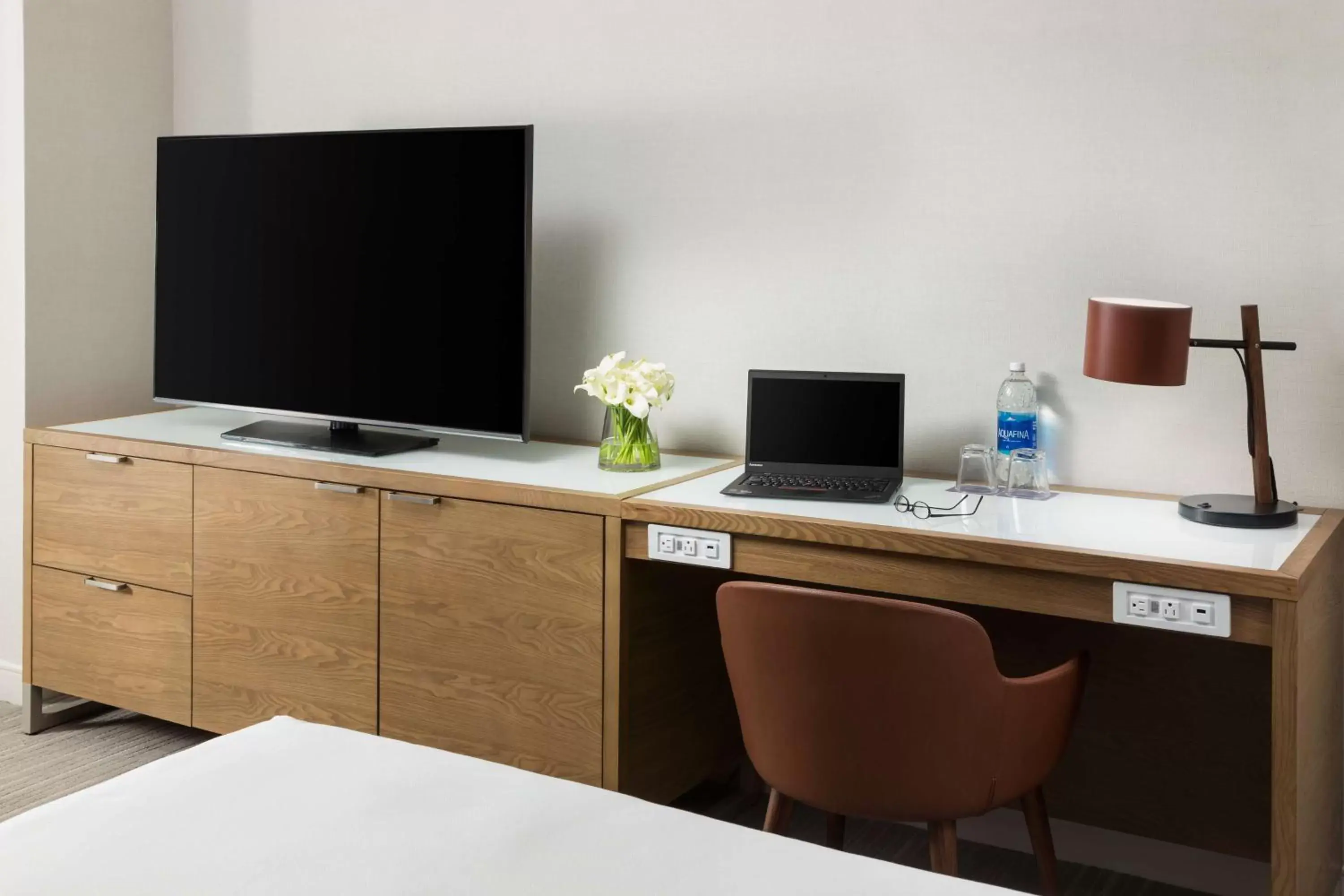 Photo of the whole room, TV/Entertainment Center in Hyatt Regency Bethesda near Washington D.C.