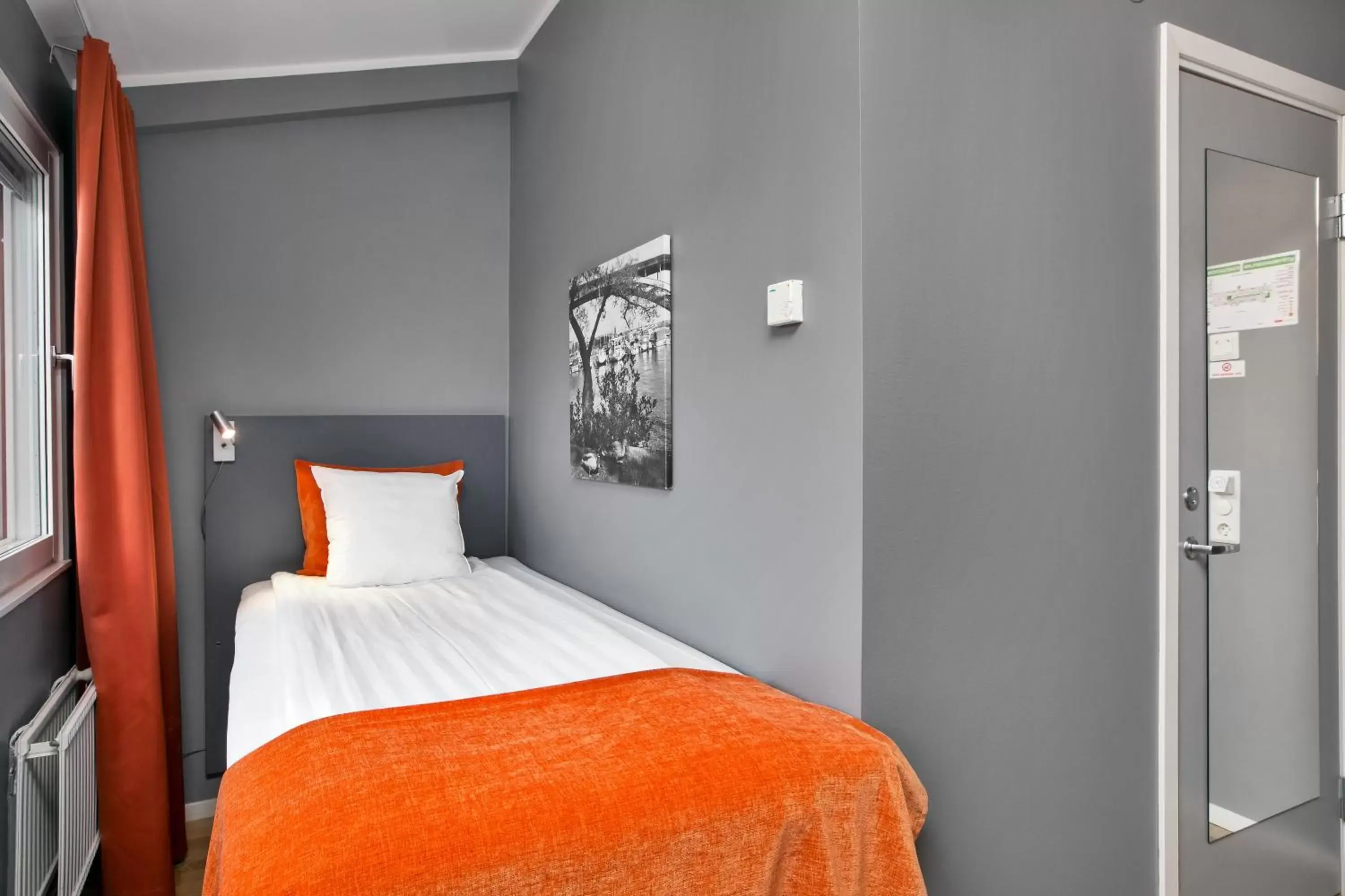 Bedroom, Bed in Connect Hotel City