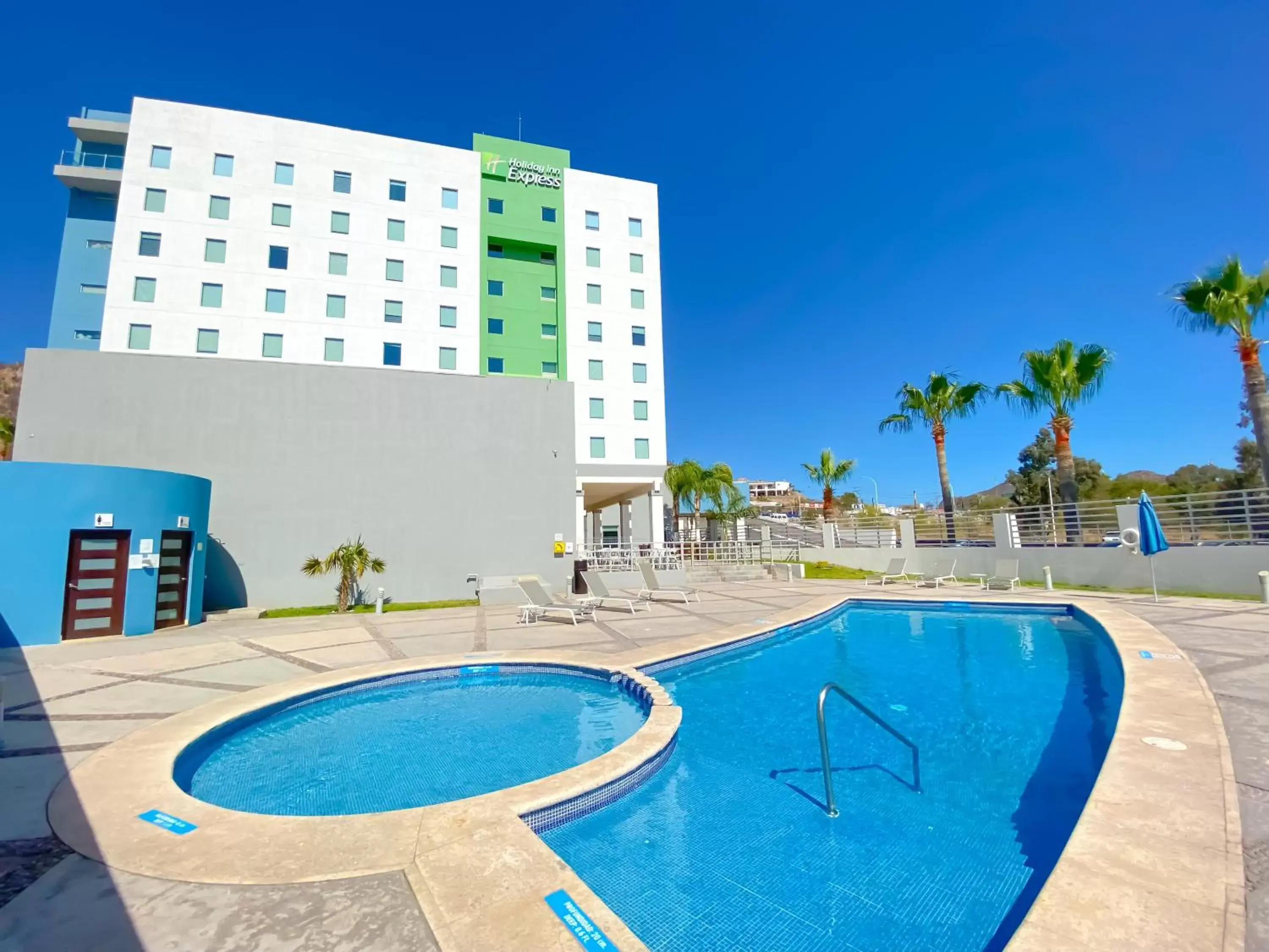 Swimming pool, Property Building in Holiday Inn Express Guaymas, an IHG Hotel