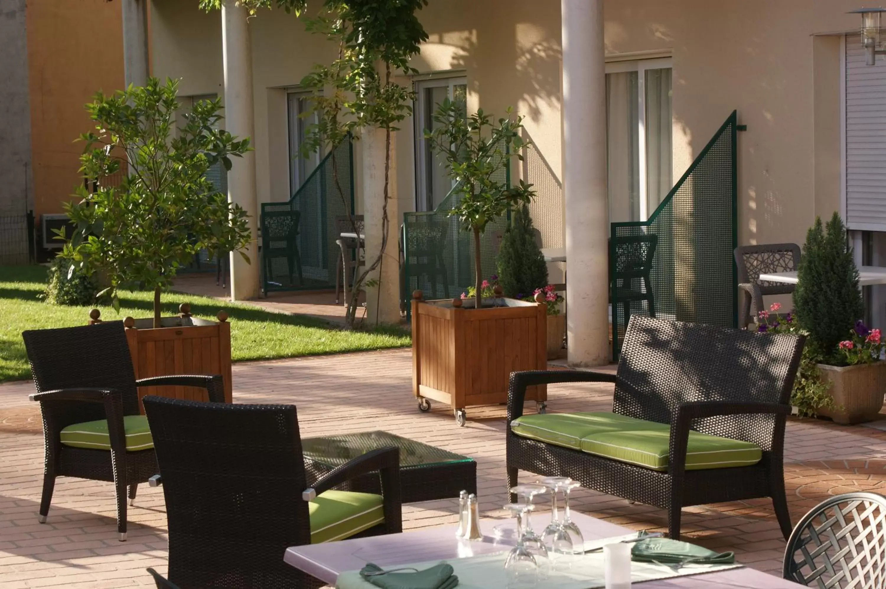 Balcony/Terrace, Restaurant/Places to Eat in Mercure Castres L'Occitan