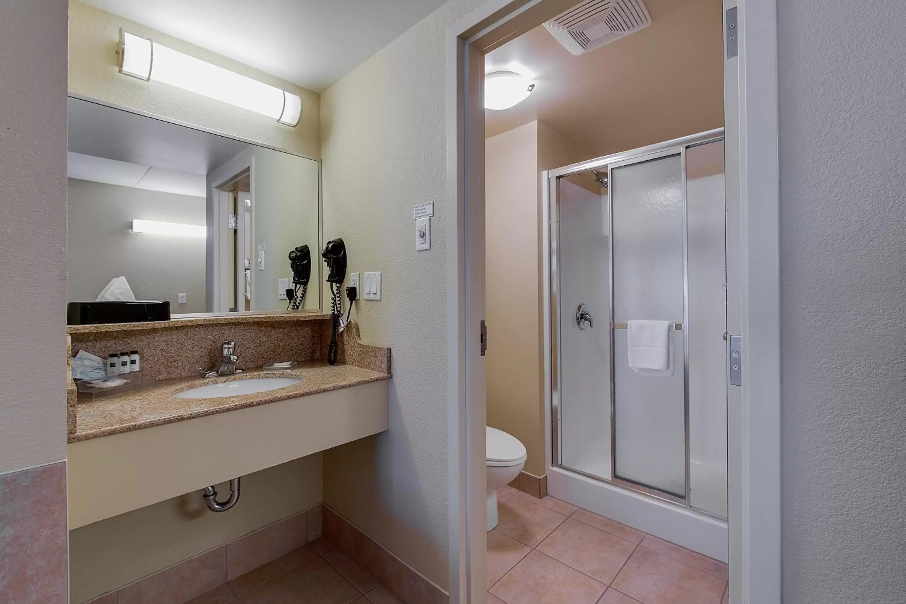 Shower, Bathroom in Country Inn & Suites by Radisson, Niagara Falls, ON