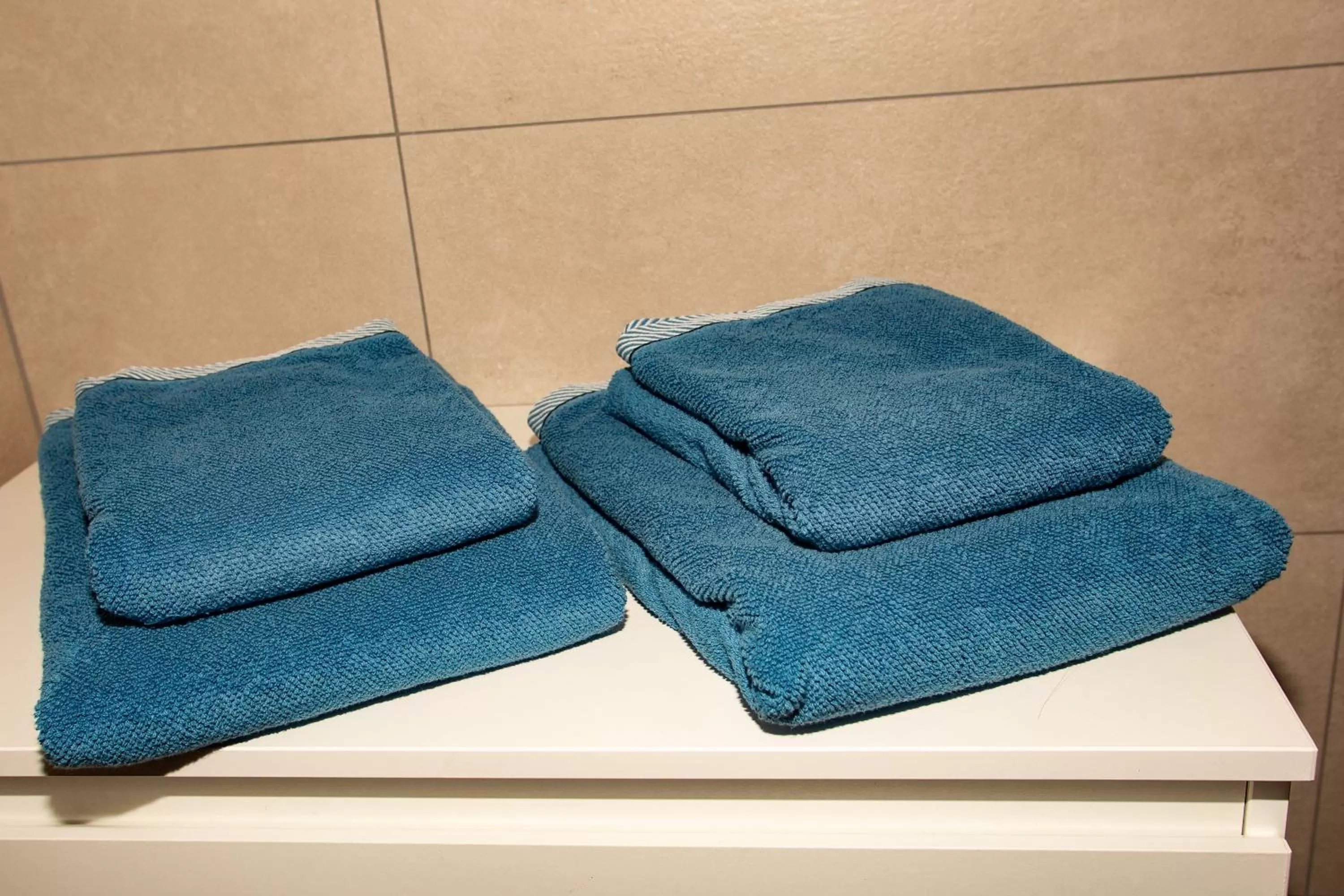 B&B HOTEL IN FERME DE LEUZE nabij Durbuy, eigen laadpalen