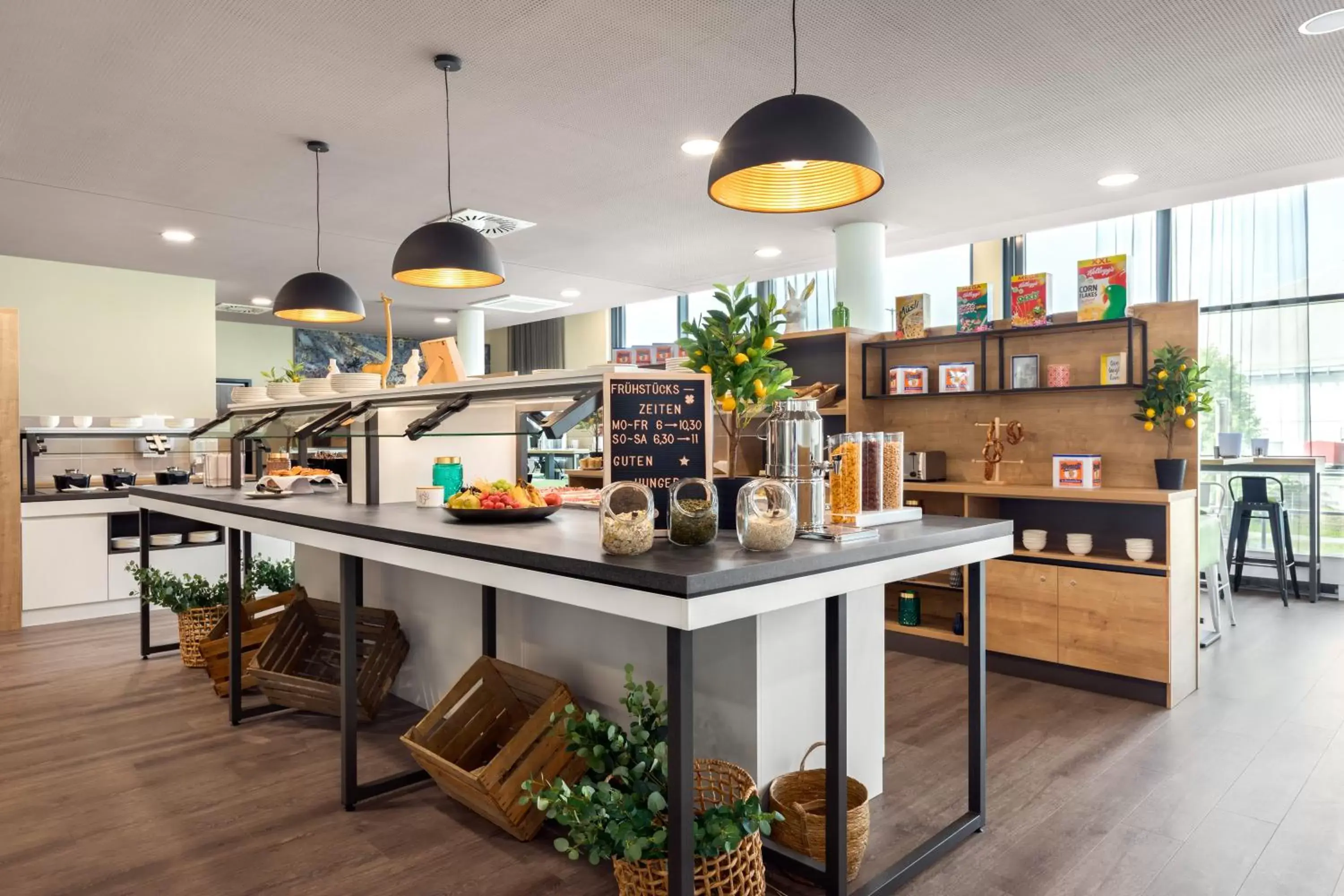 Restaurant/places to eat in Super 8 by Wyndham Oberhausen am Centro Restaurant/places to eat in Super 8 by Wyndham Oberhausen am Centro