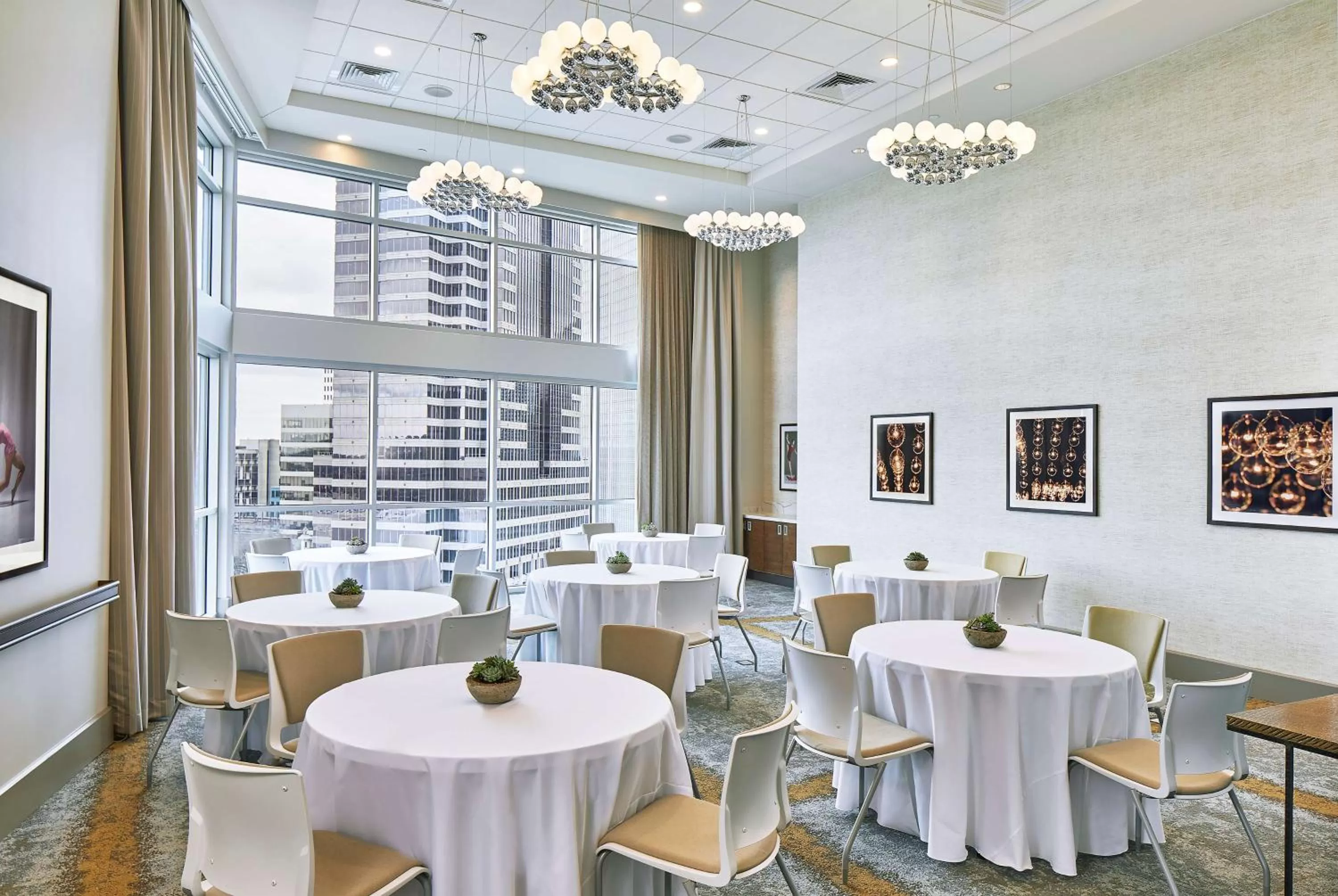 Meeting/conference room in Hampton Inn & Suites Atlanta-Midtown, Ga