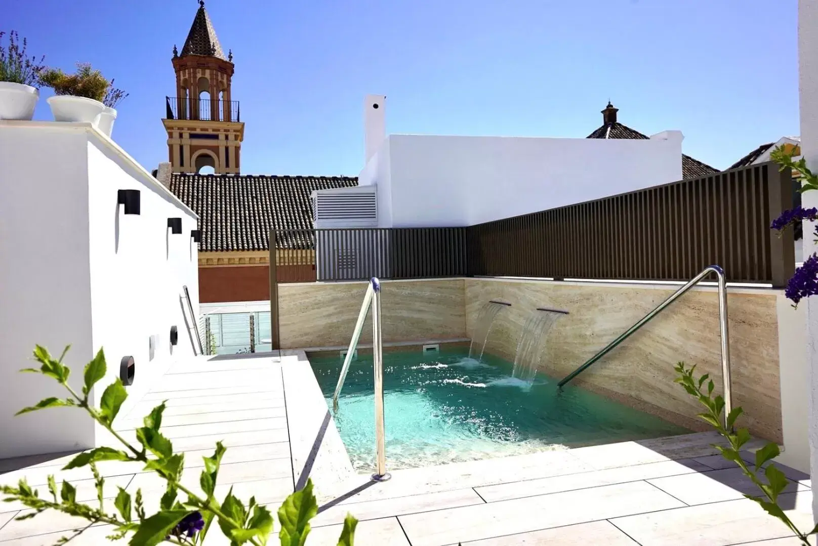 Pool view, Swimming Pool in Hotel Amadeus Sevilla