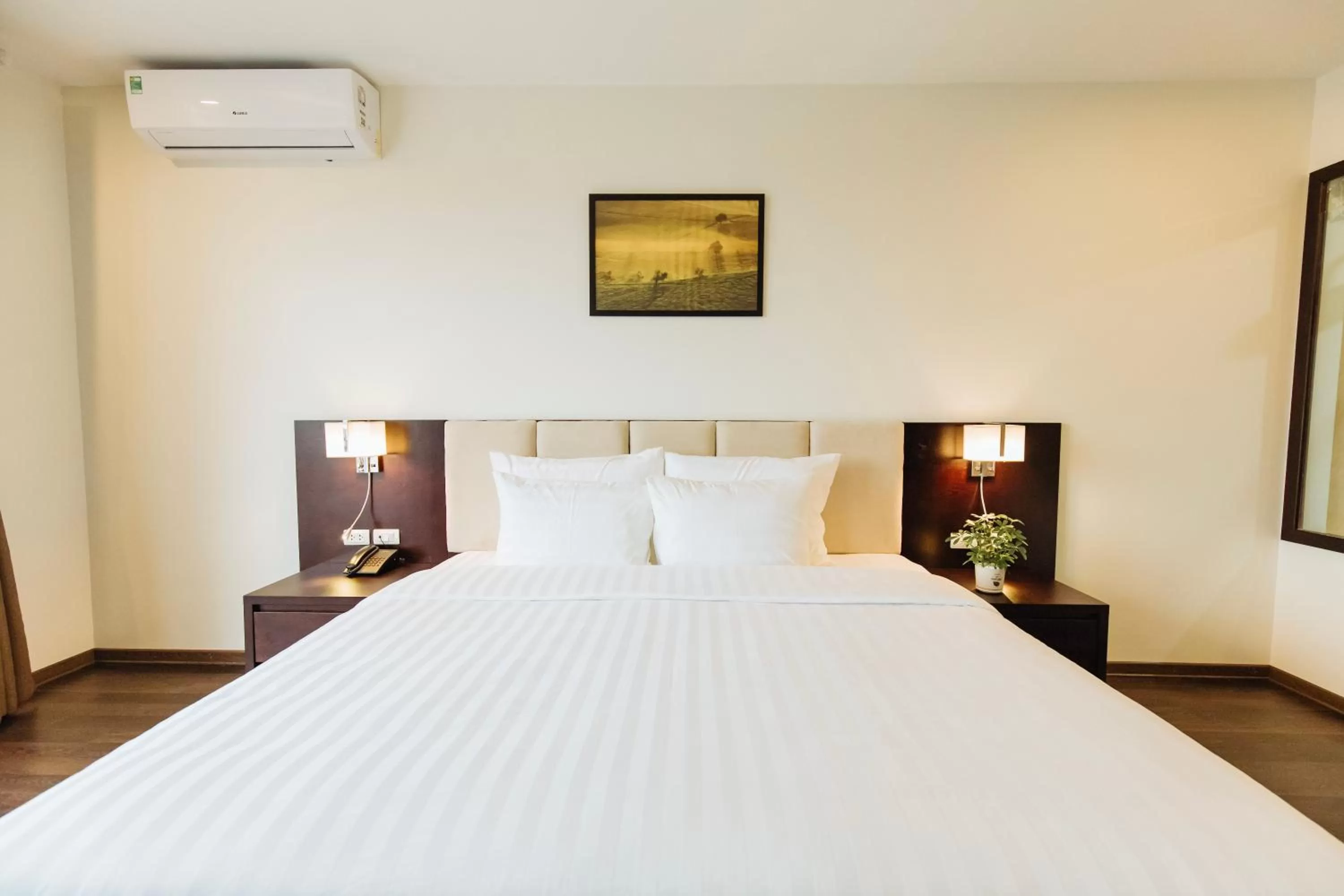 Bed in Paragon Noi bai Hotel & Pool