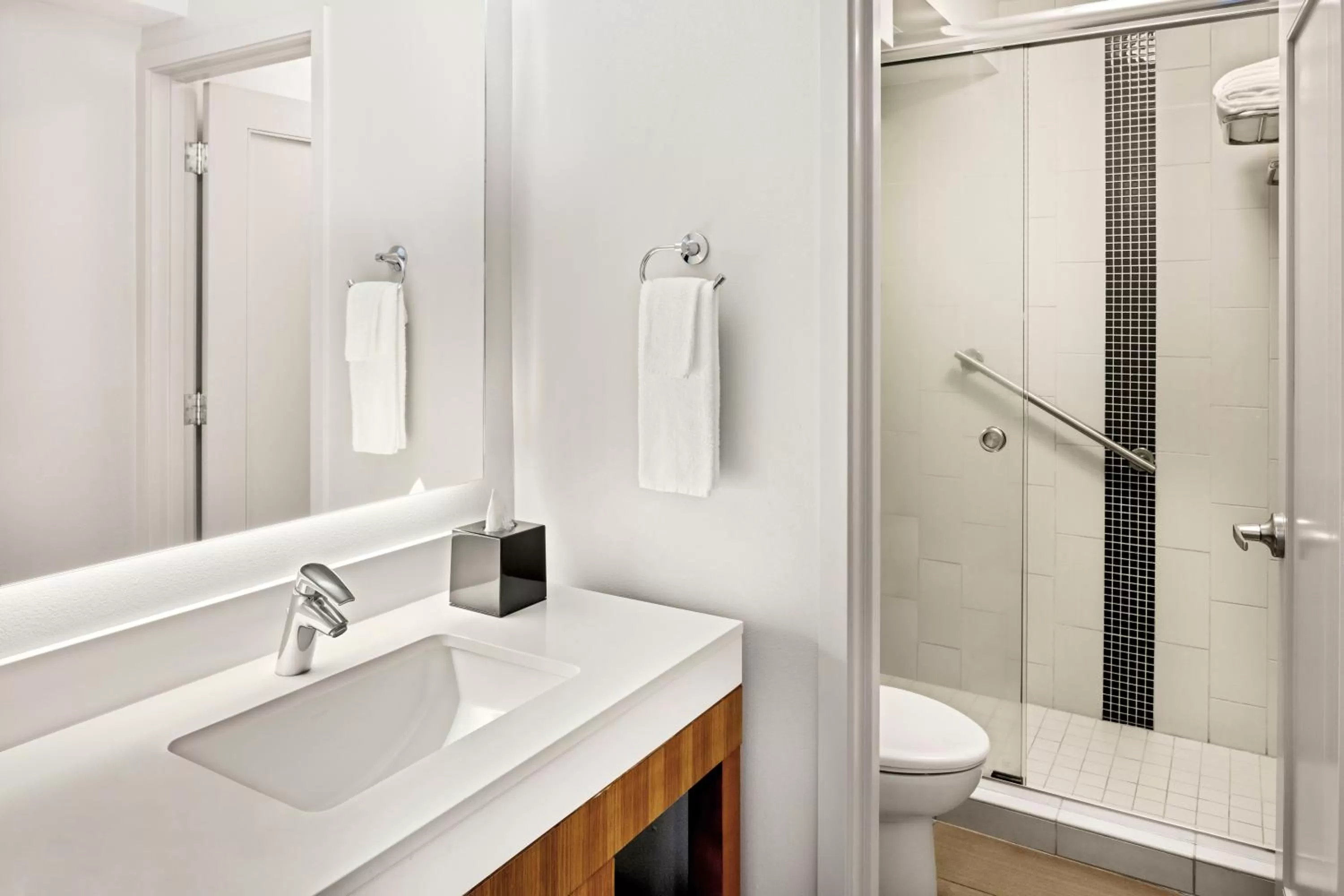 Toilet in Hyatt Place Waikiki Beach