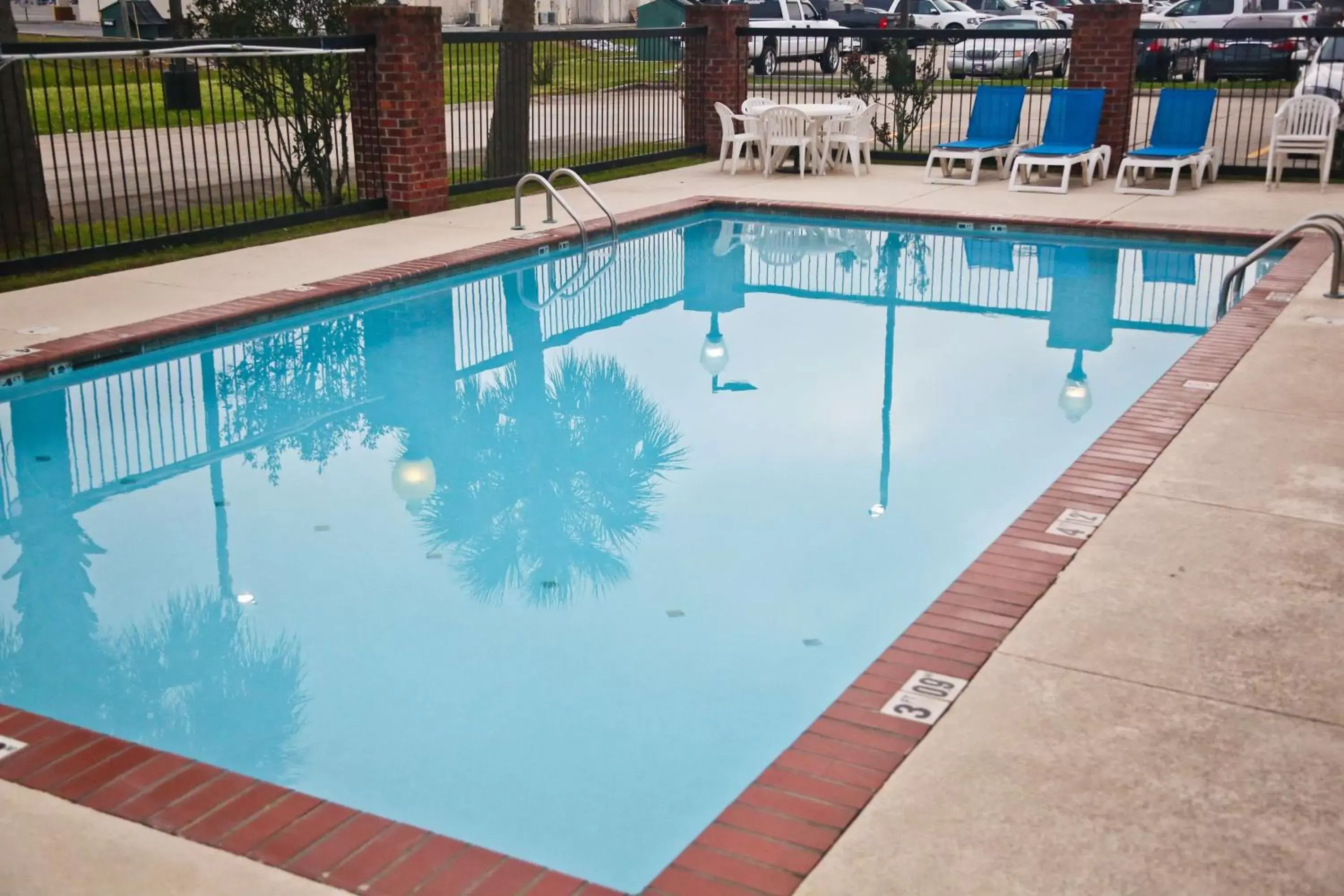 Pool view, Swimming Pool in Hampton Inn & Suites Jennings