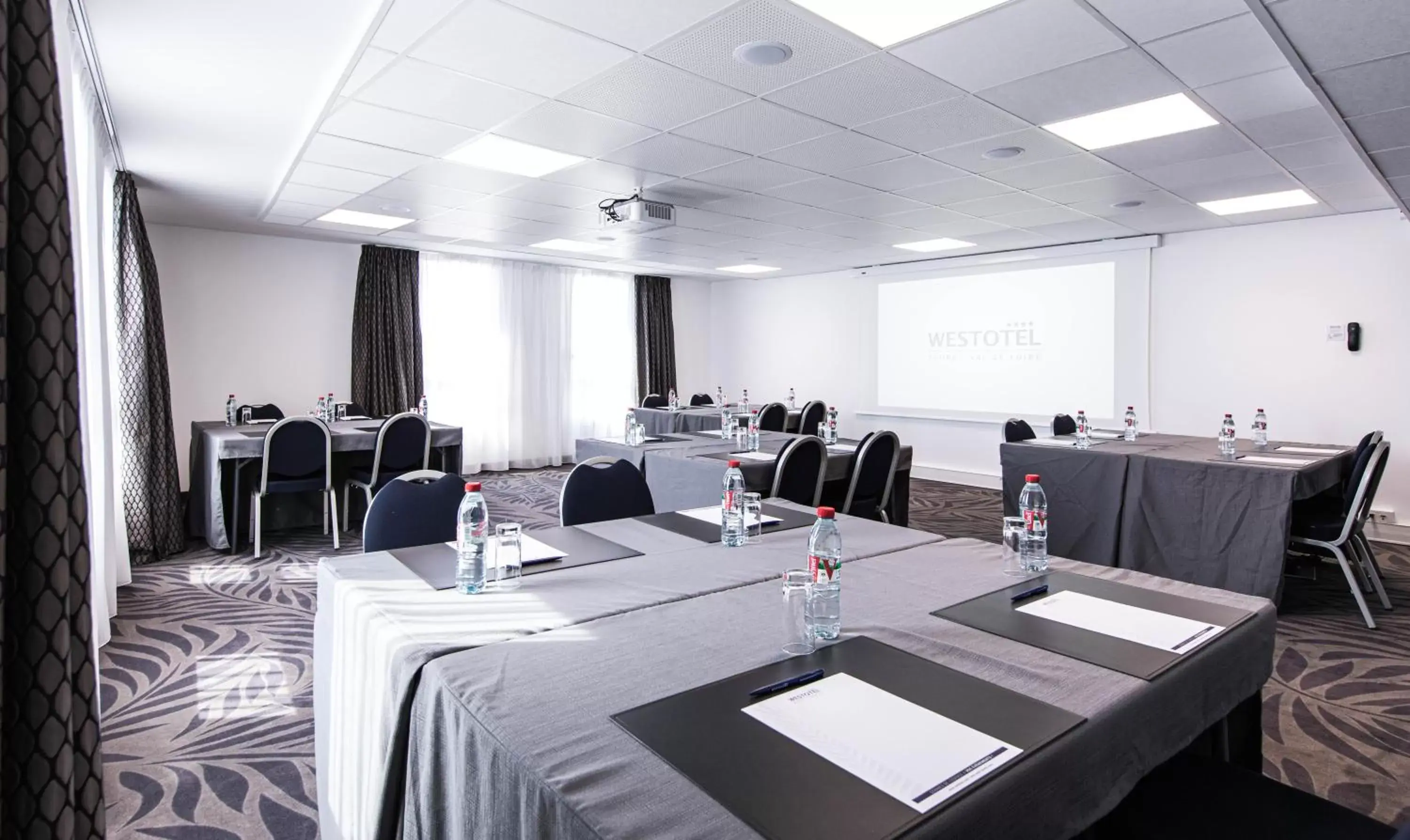 Meeting/conference room in WESTOTEL TOURS VAL DE LOIRE