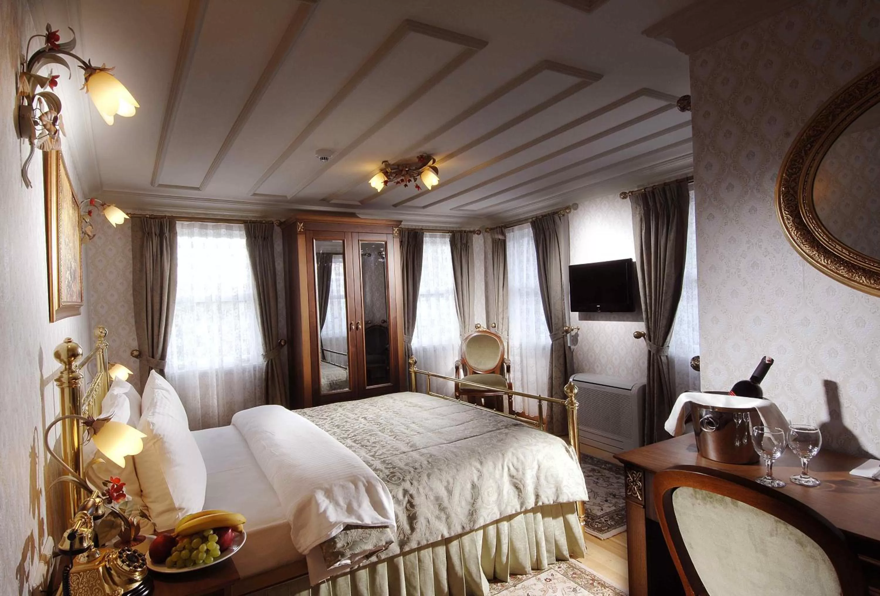 Photo of the whole room, Bed in Darussaade Hotel Old City - Sultanahmet