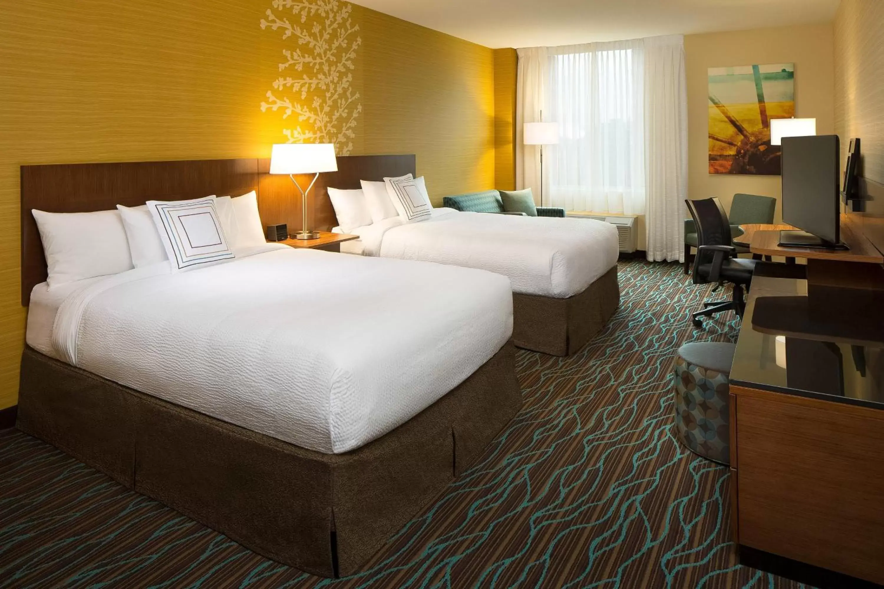 Photo of the whole room, Bed in Fairfield Inn & Suites by Marriott Calgary Downtown