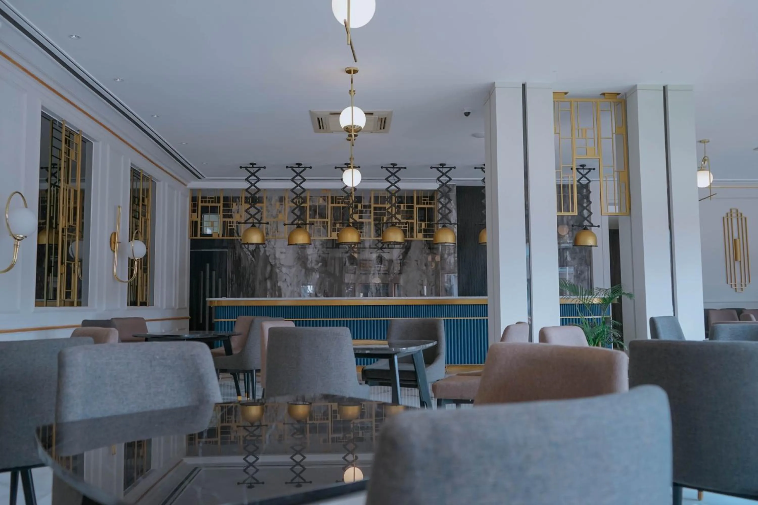 Restaurant/places to eat in Hotel Savoy Homann