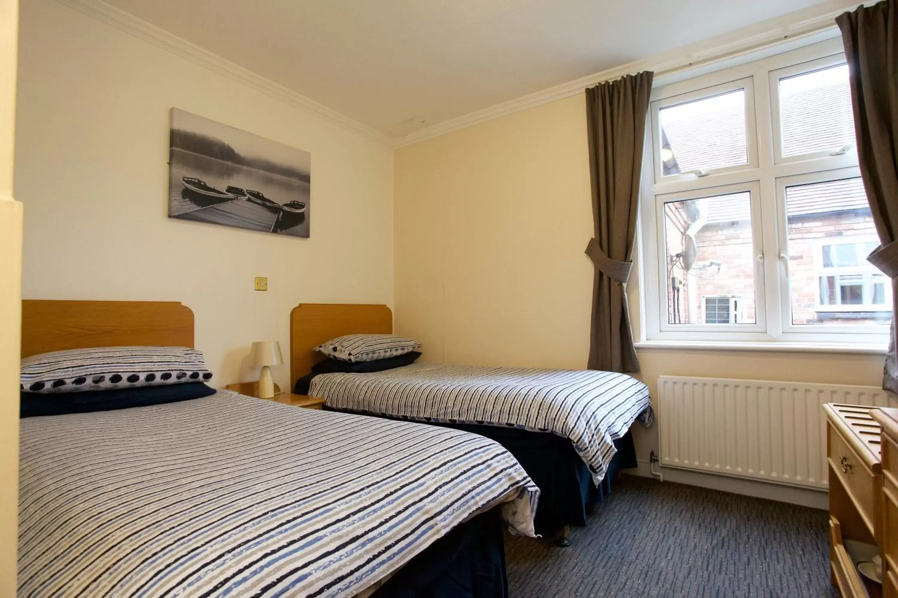 Twin Room in Globe Inn Twin Room in Globe Inn