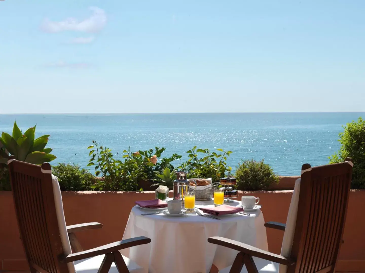 Double Room Grand Mediterranean in Kempinski Hotel Bahía Beach Resort & Spa
