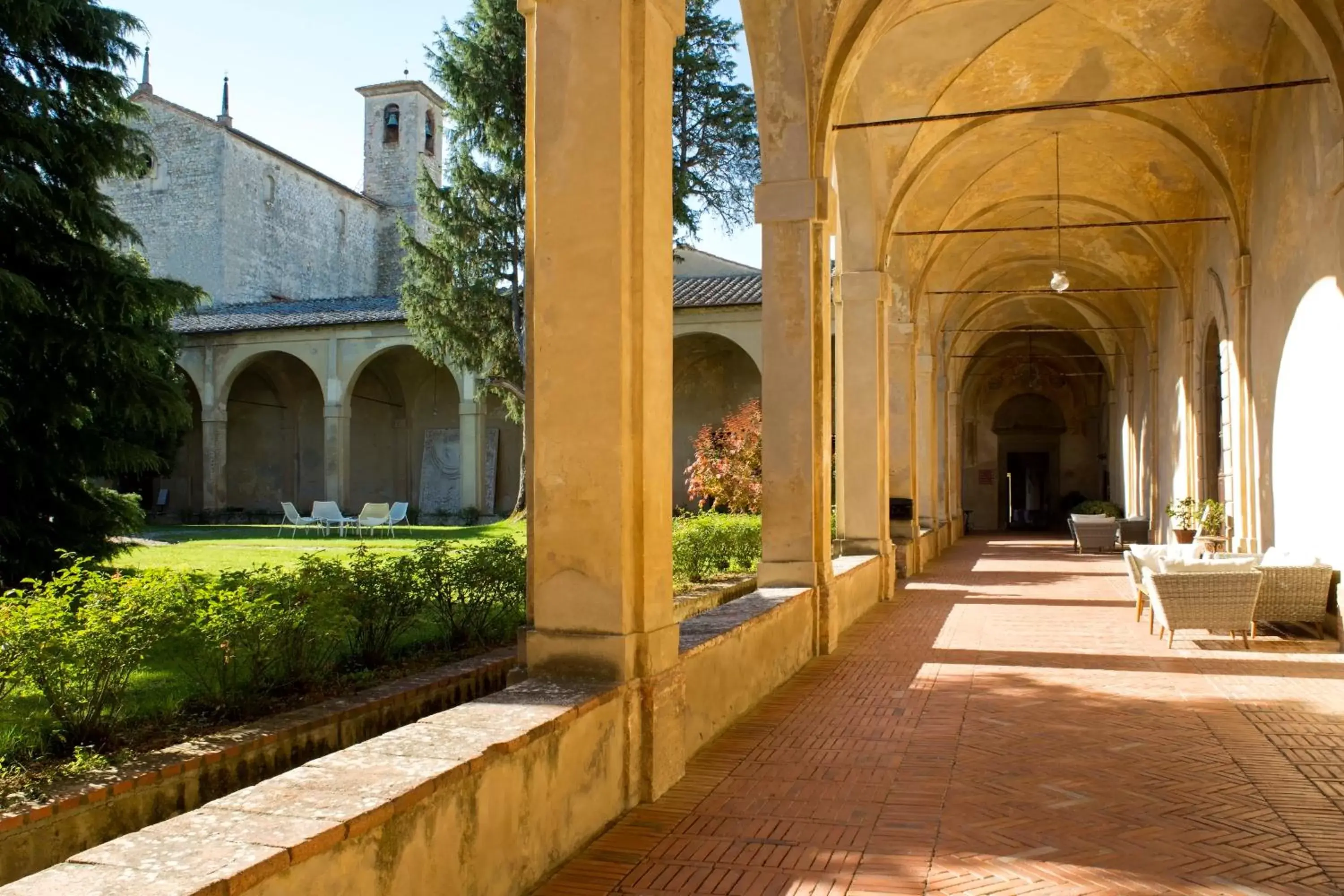 Garden in Certosa di Pontignano Residenza d'Epoca