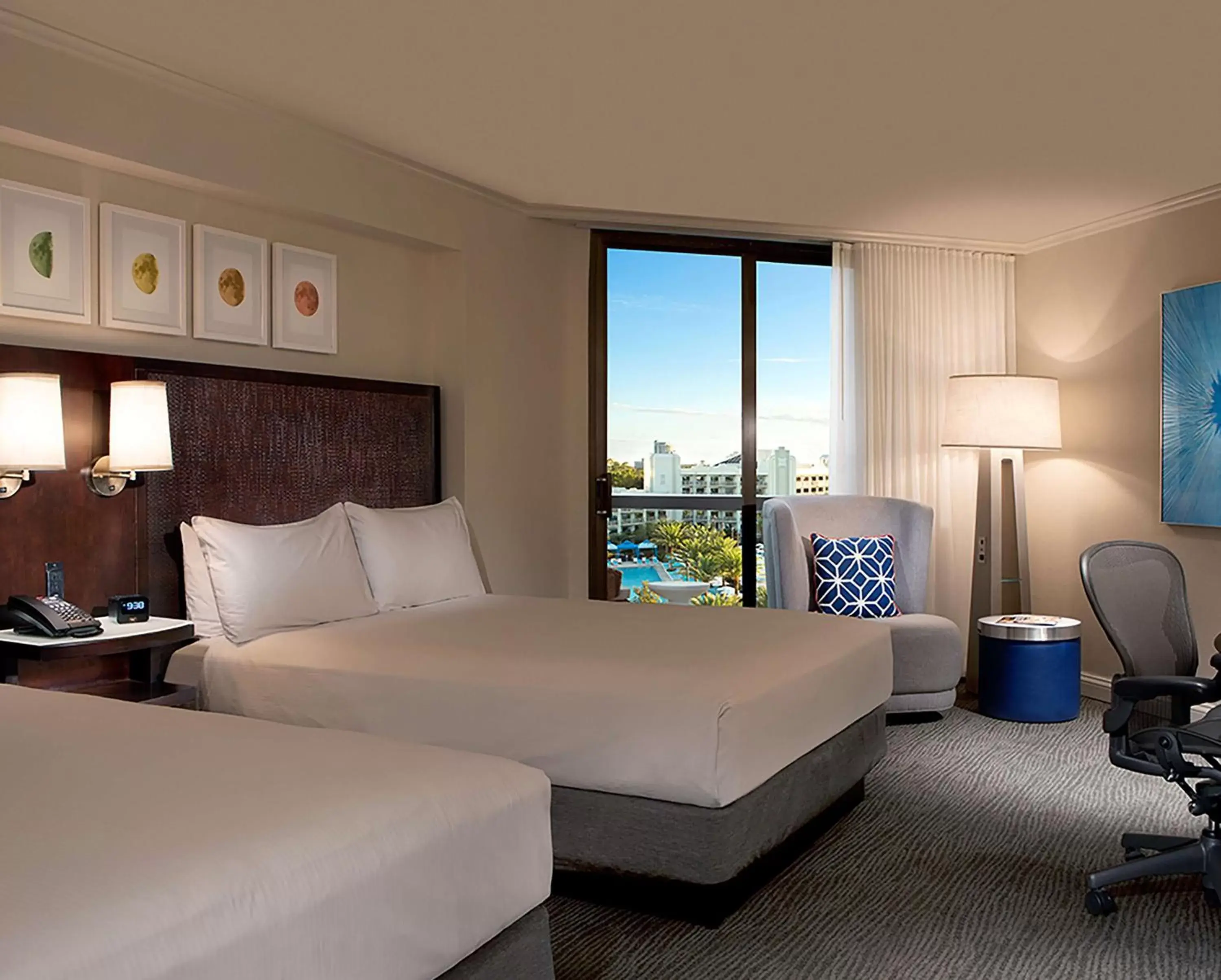 Bed in Hilton Orlando Buena Vista Palace - Disney Springs Area