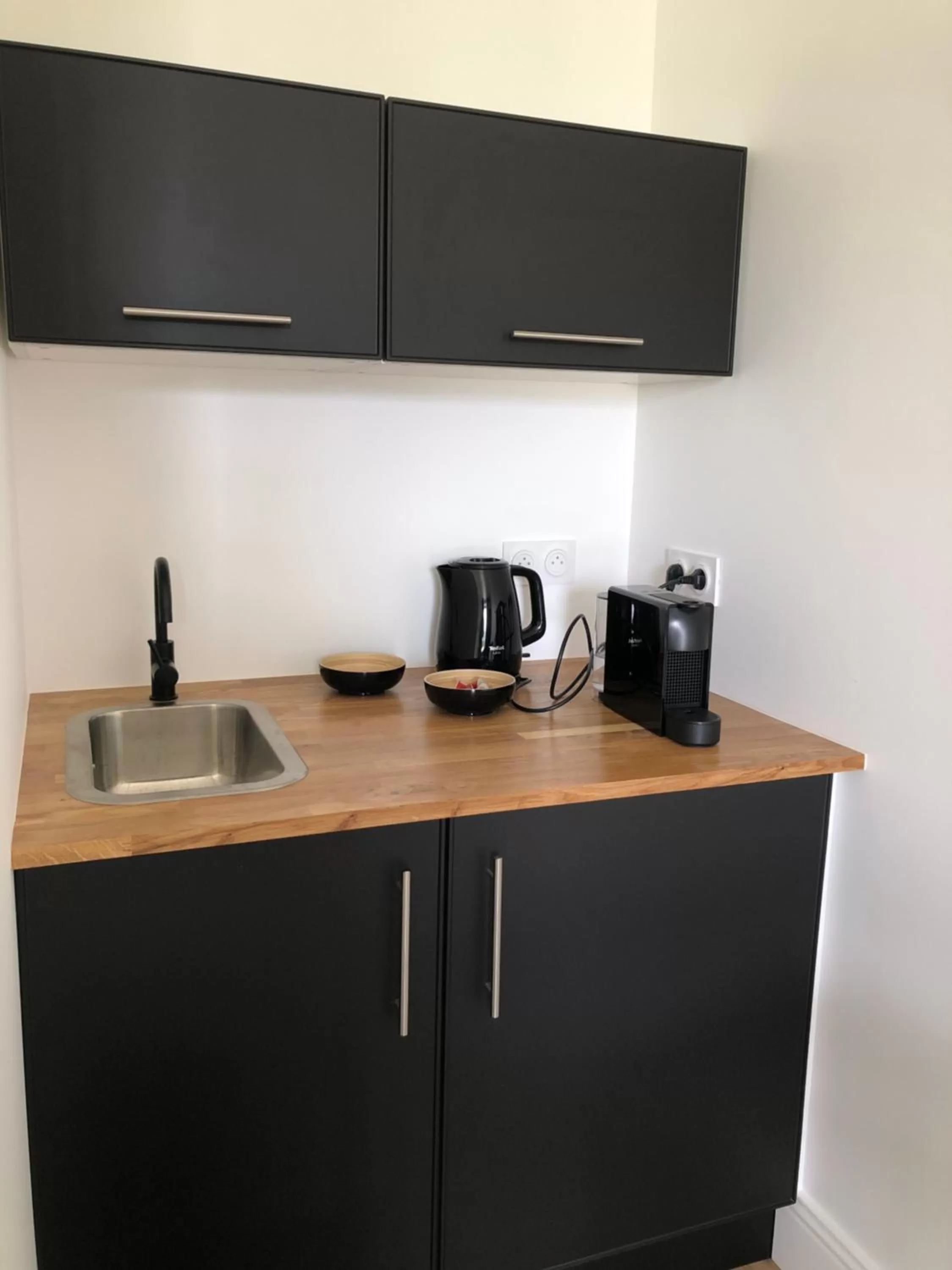 Kitchen/Kitchenette in Chambre indépendante au Manoir de la Célinais côté jardin