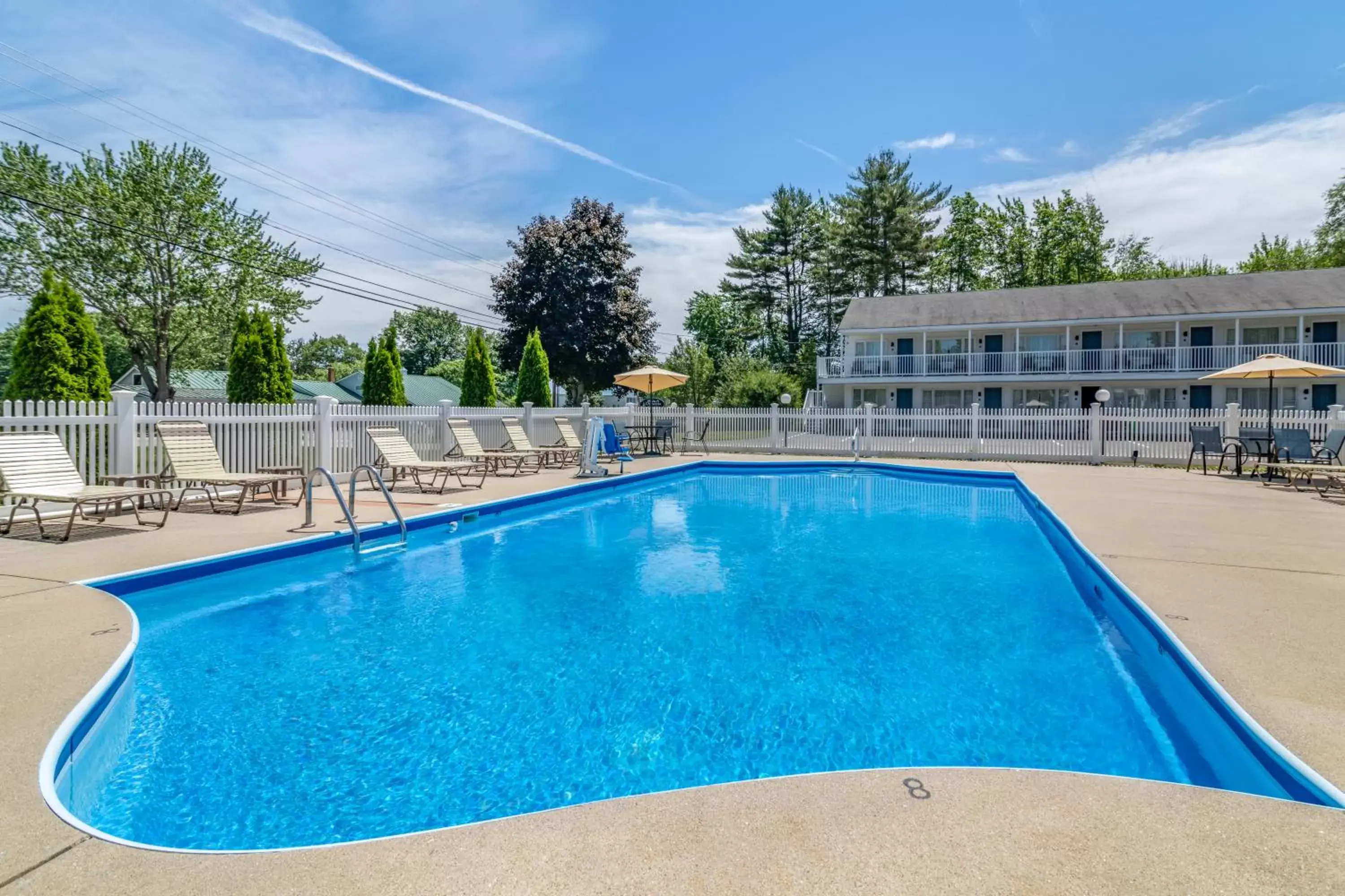Swimming pool in Anchor Inn and Cottages Wells-Ogunquit Swimming pool in Anchor Inn and Cottages Wells-Ogunquit