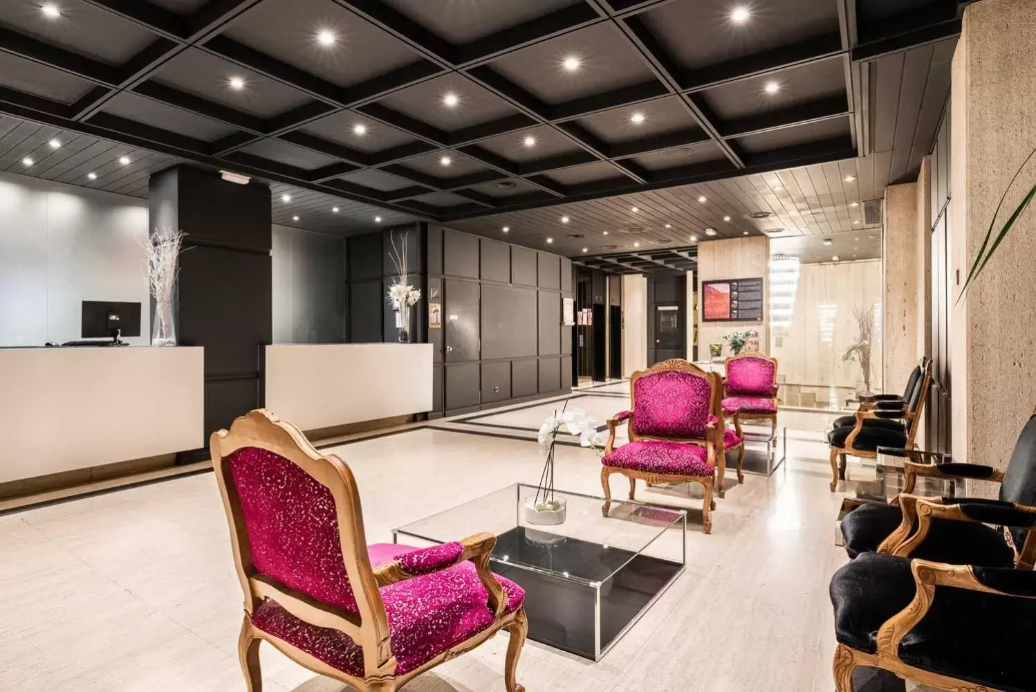 Lobby or reception in Crisol Puerta de Burgos Lobby or reception in Crisol Puerta de Burgos