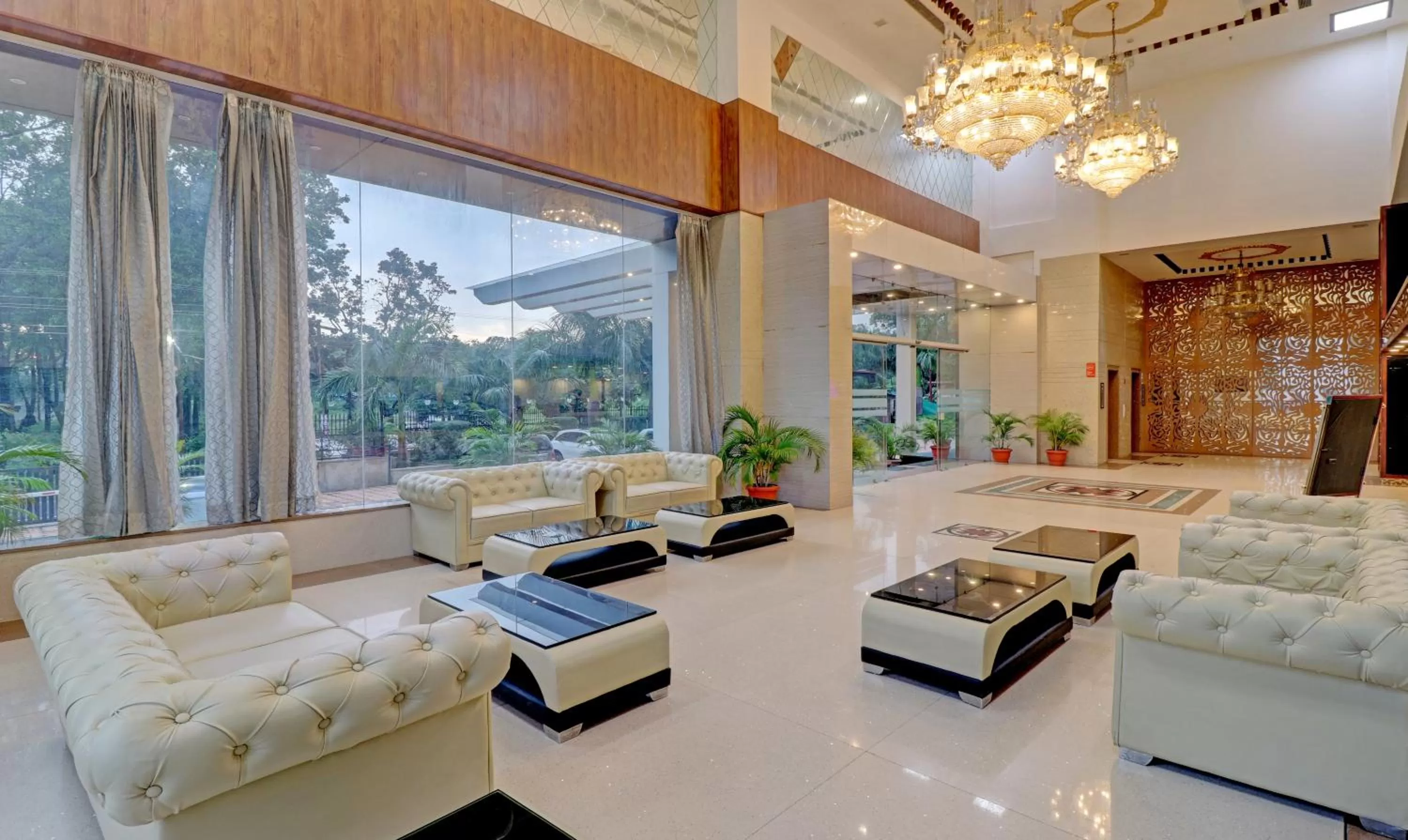 Seating Area in Treebo Tryst Pearl Avenue Ring Road