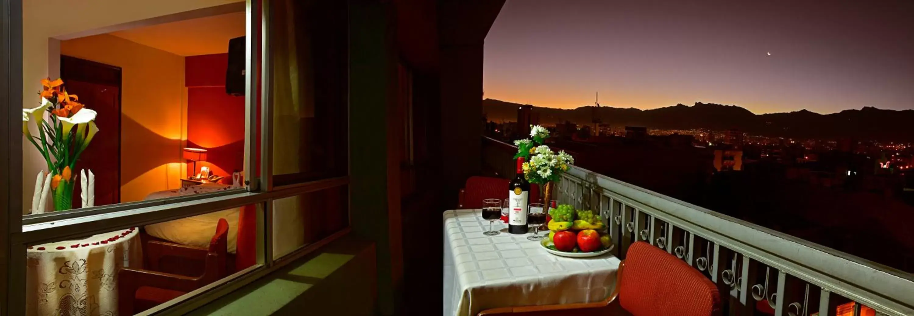 Mountain view, Balcony/Terrace in Cesar's Plaza Hotel